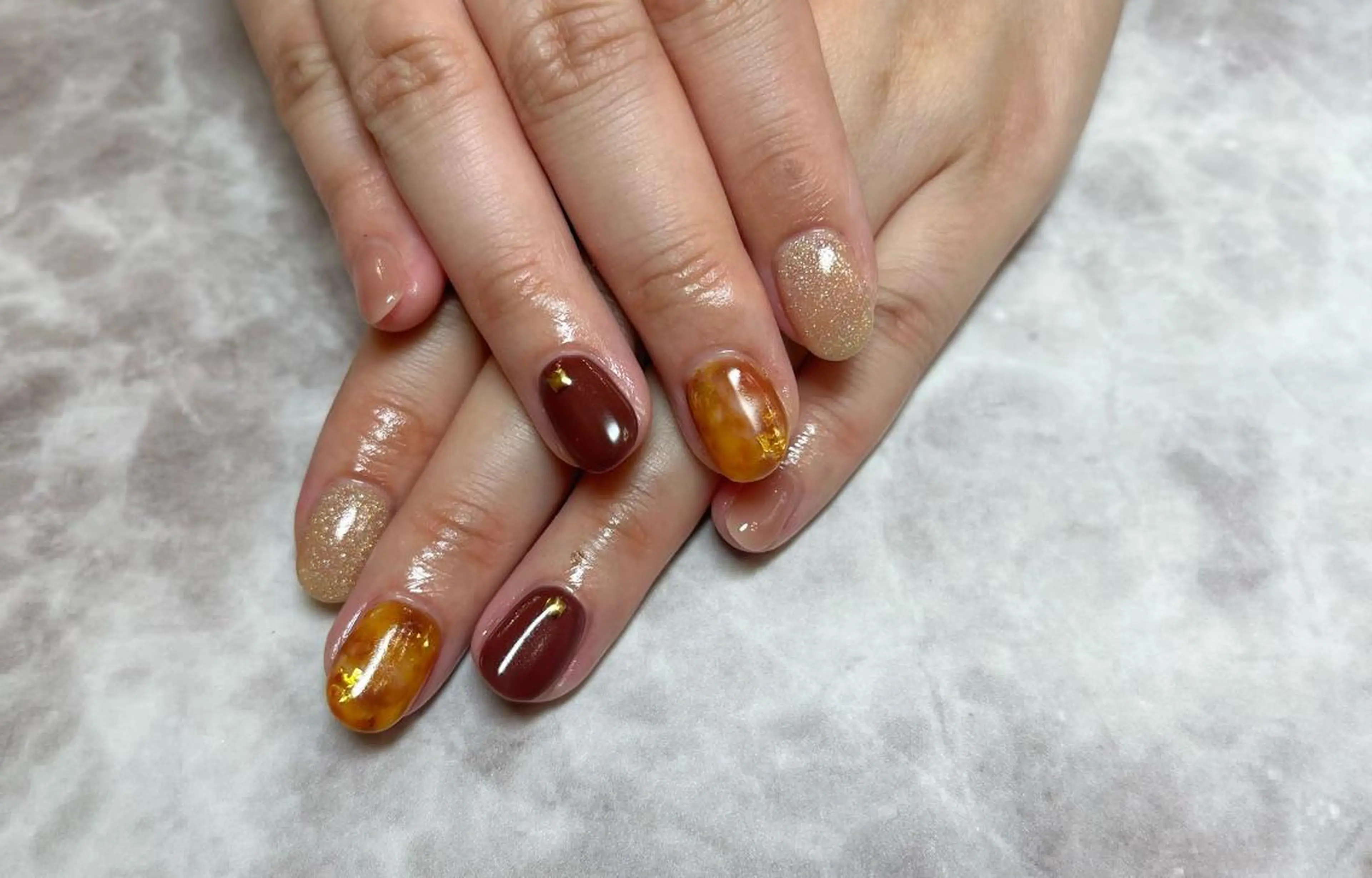 ネイル ネイルリボン 受付スタッフのネイルデザイン