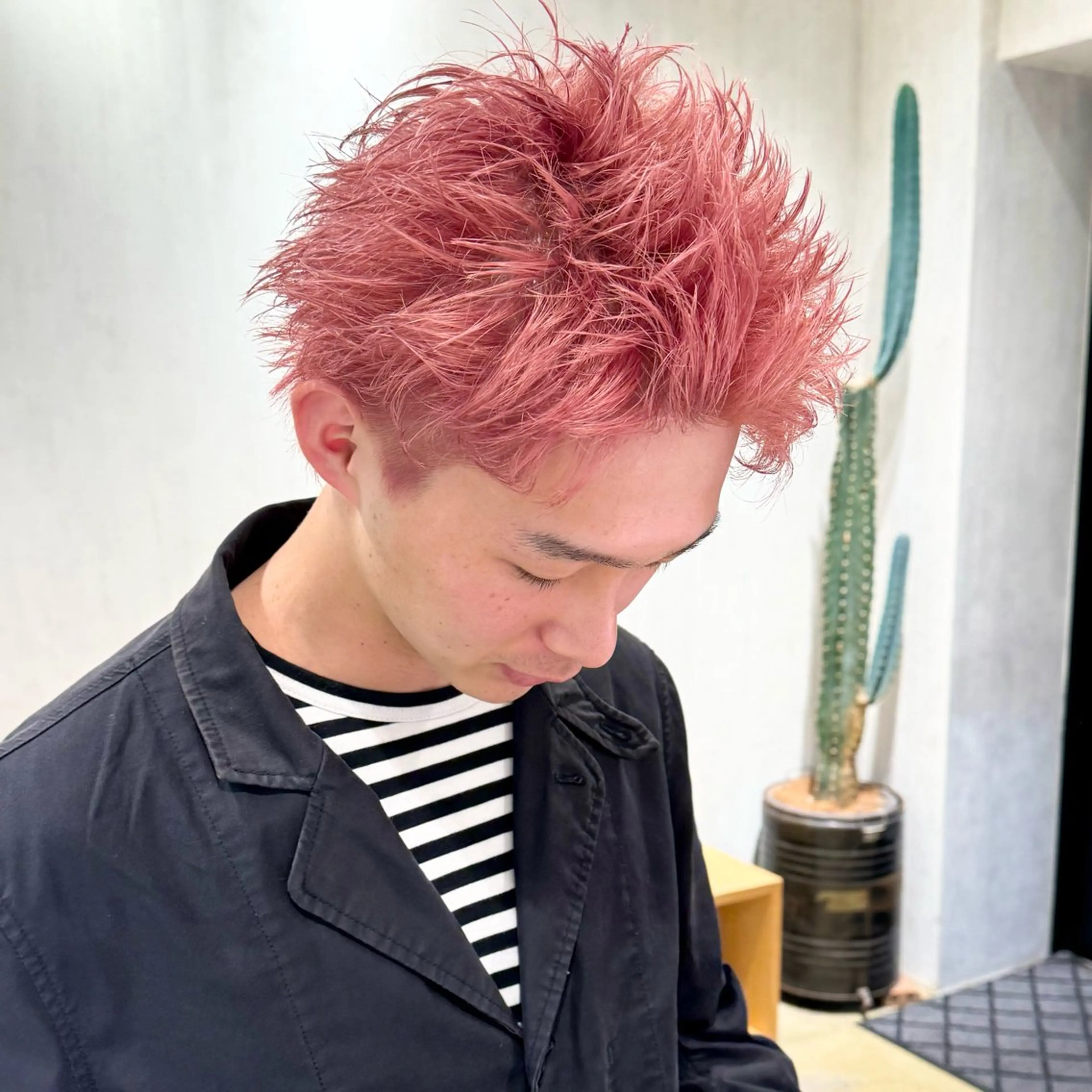 【メンズハイトーン💇】学生men's cut + care bleach + colorの写真