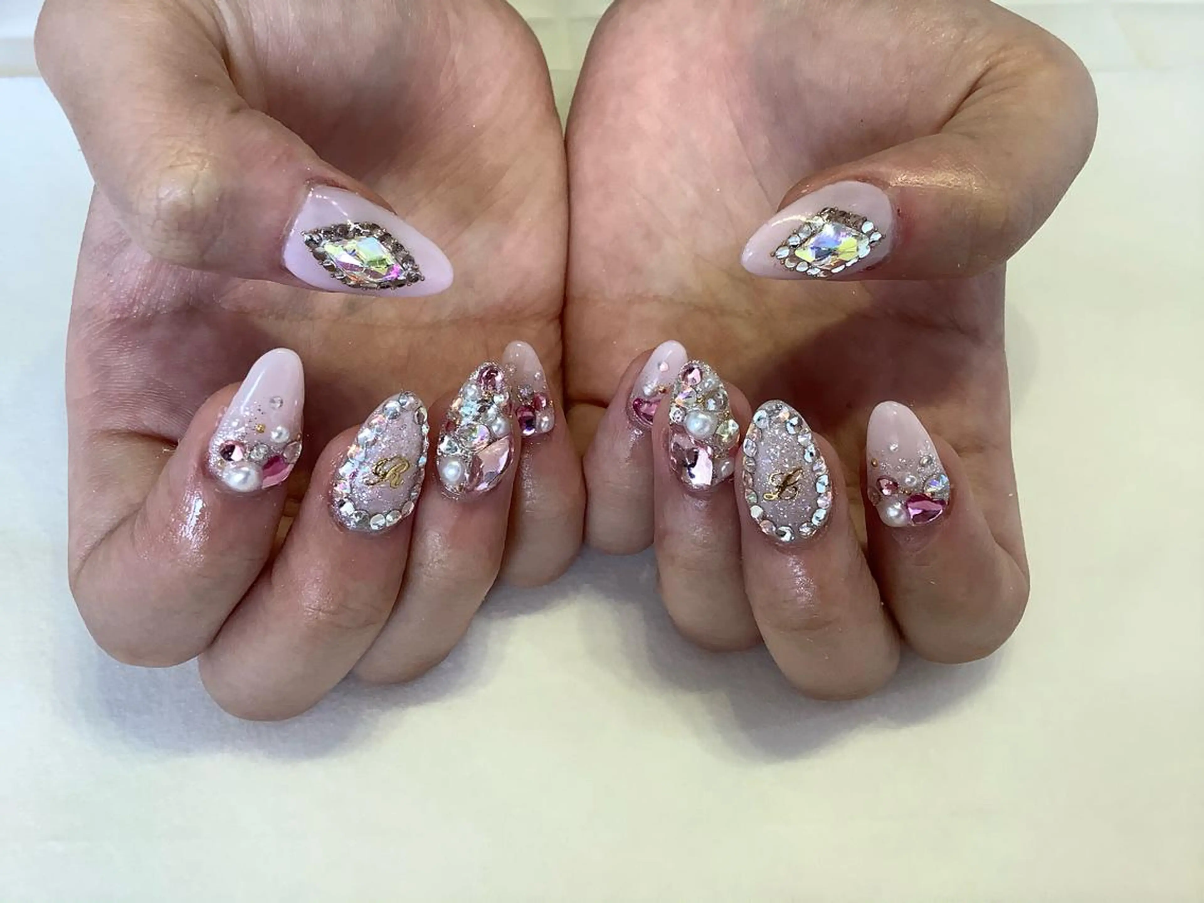 ネイル ハンドネイル 💎🐰 saki. m 🐰💎のネイルデザイン