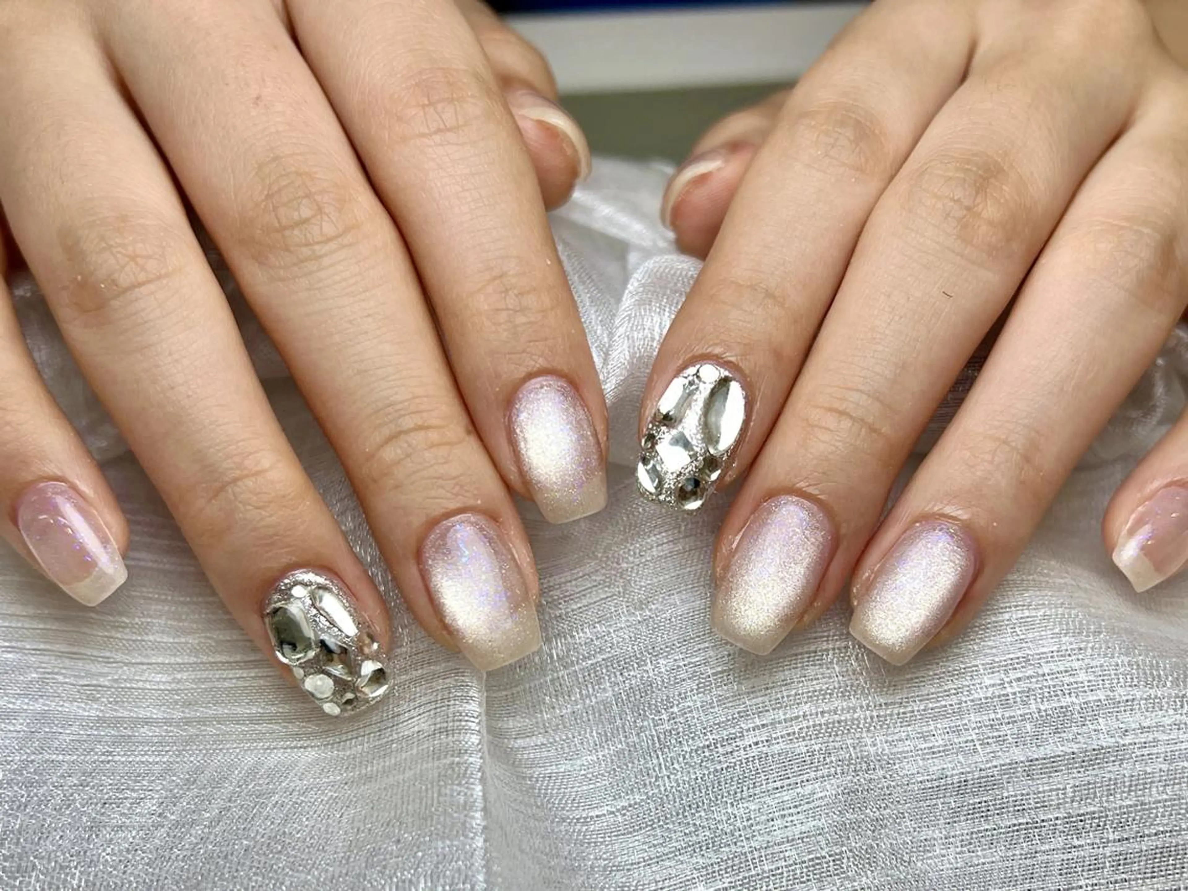 ネイル キラキラネイル 韓国ネイル マグネットネイル シンプルネイル ワンホンネイル リ リのネイルデザイン