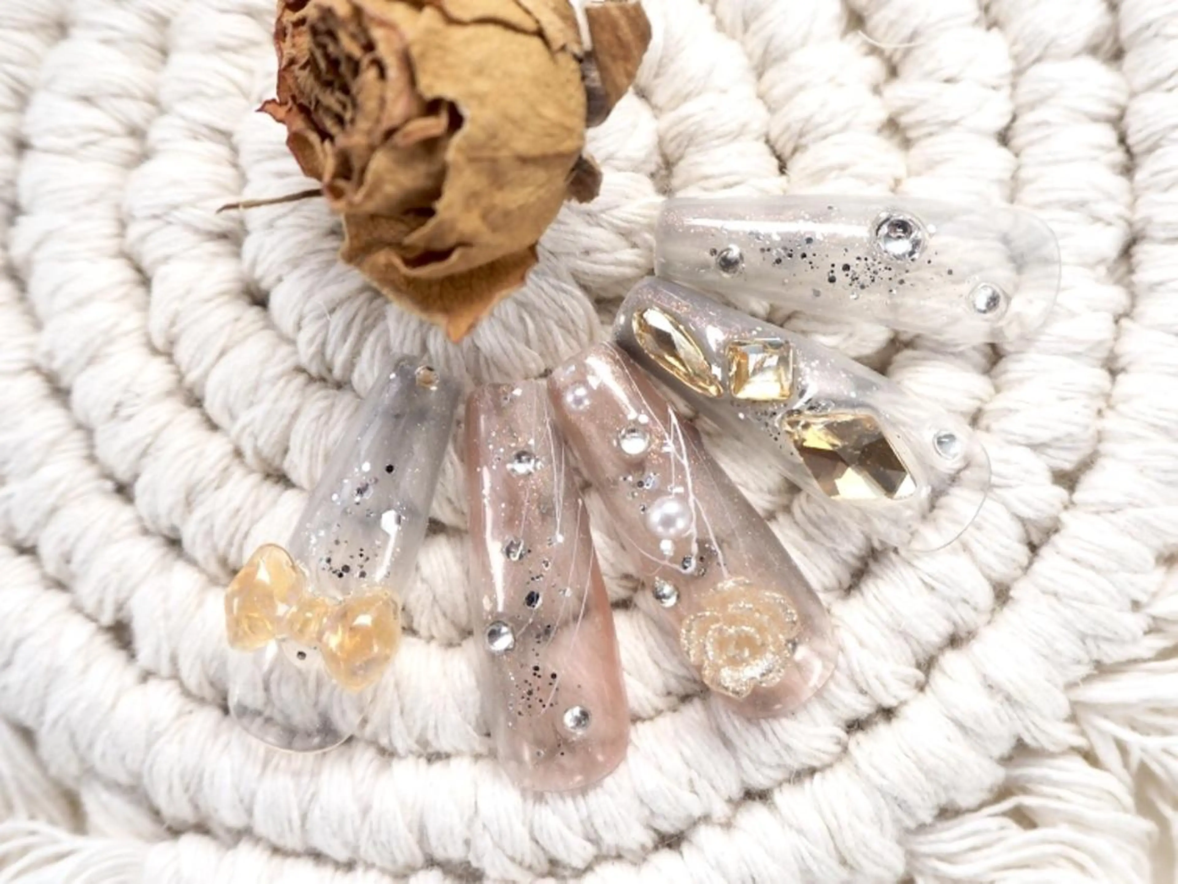 ネイル へぜリヒ ·もものネイルデザイン