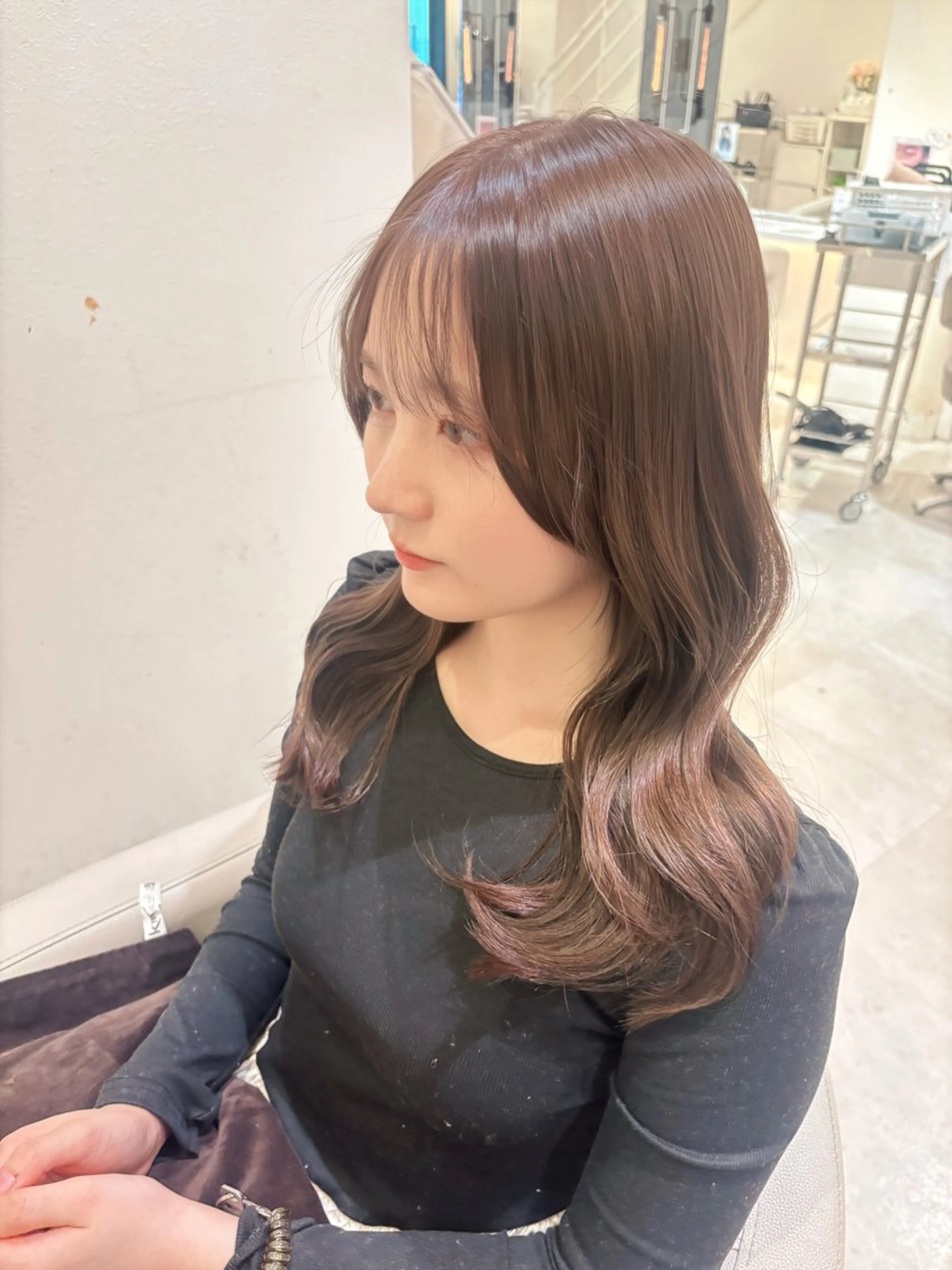 ロング レイヤーカット 朝尾 愛花のヘアスタイル