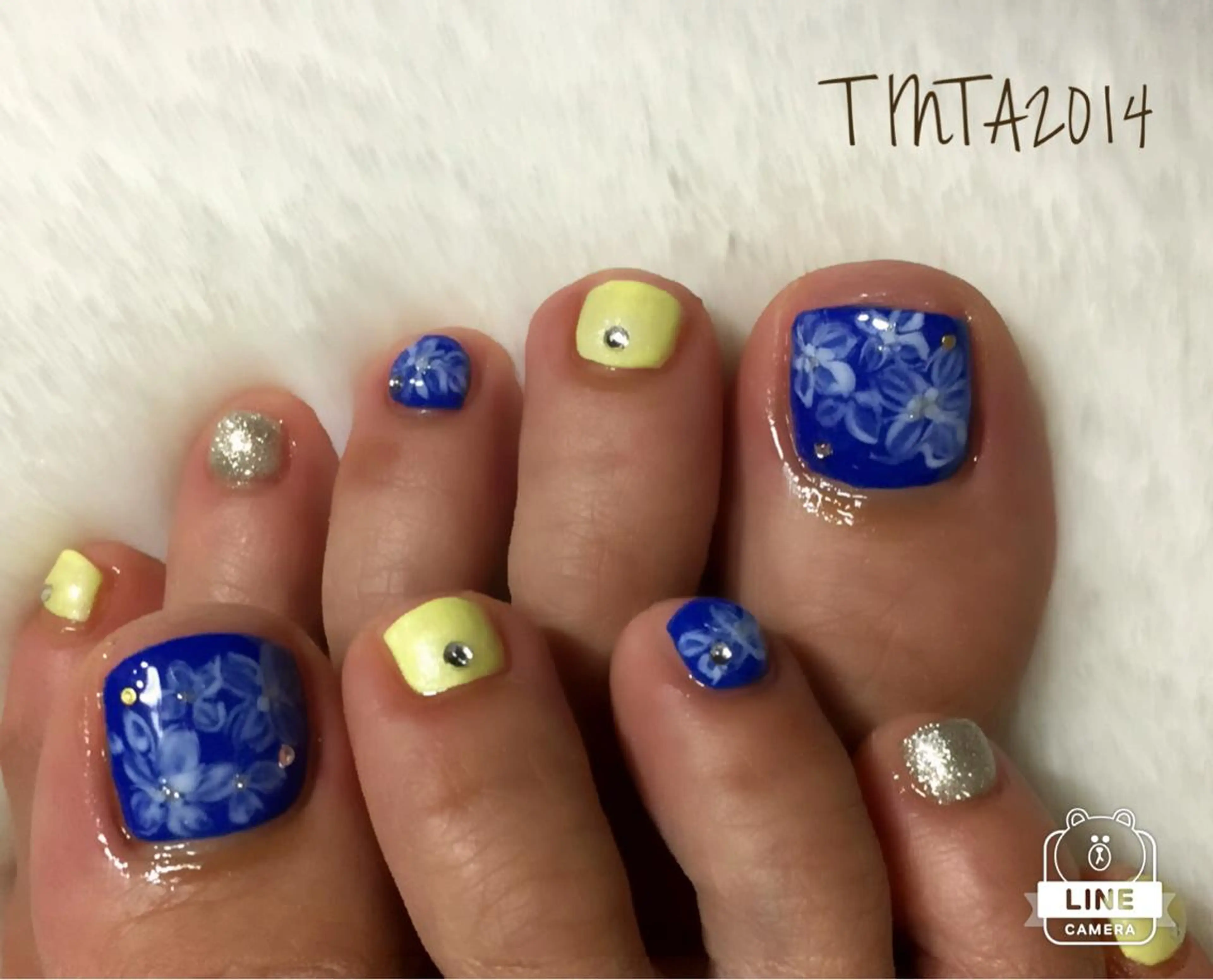 ネイル フラワーネイル フットネイル ネイルサロン ティンタ所属・馬場 典子のネイルデザイン