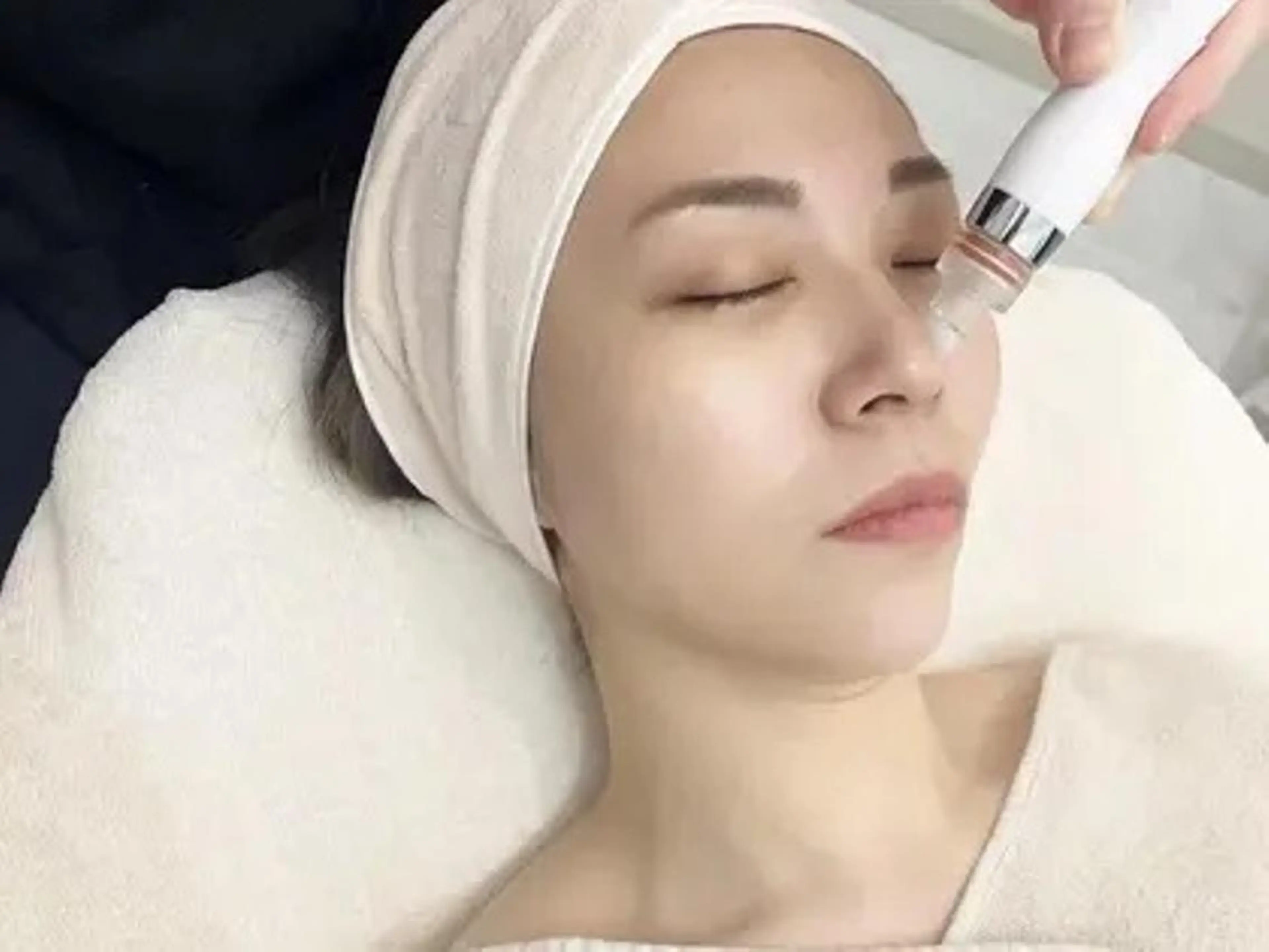 【毛穴汚れが気になる方に✨】角栓ごっそり吸引◎ハイドロフェイシャル💎💎の写真