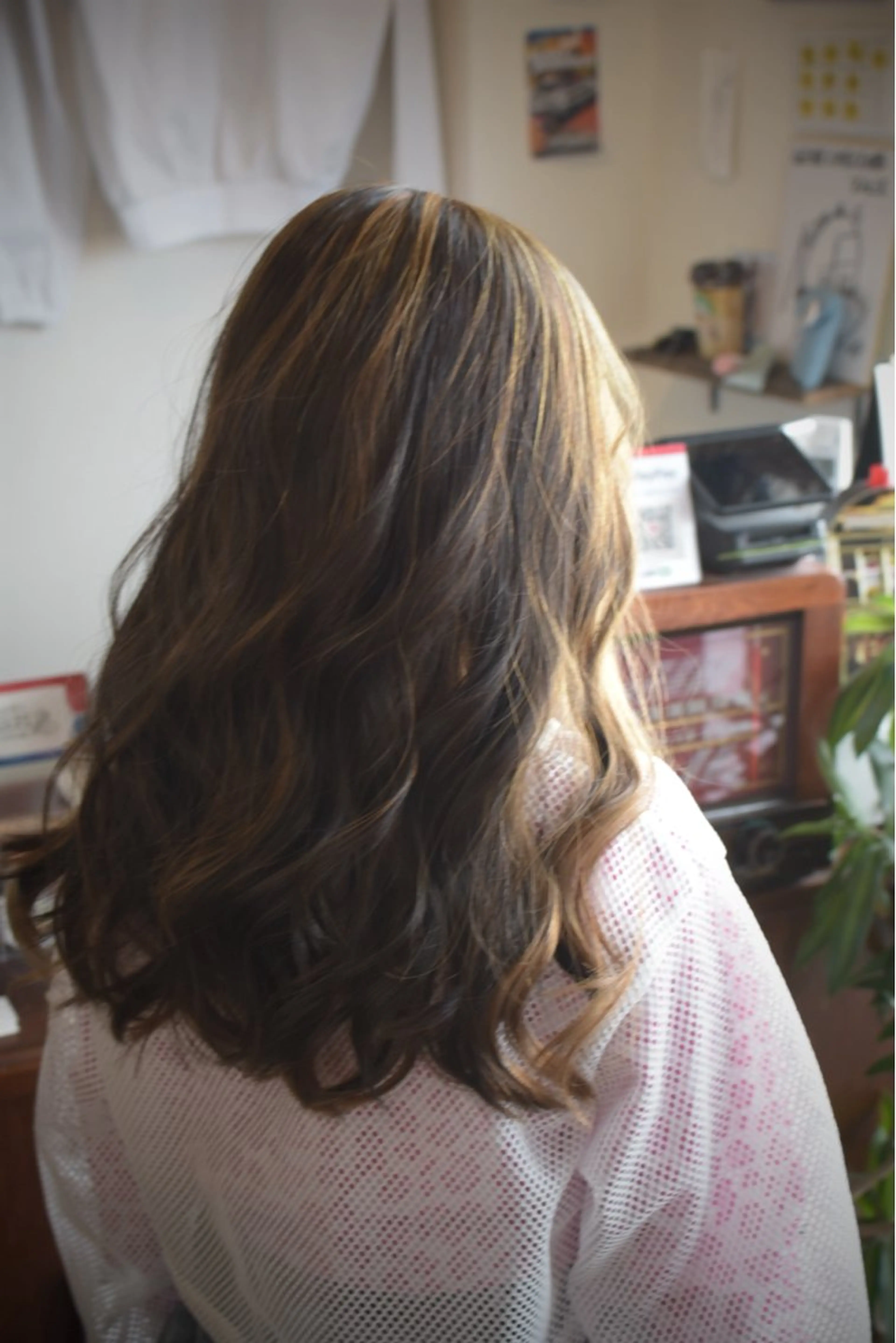 ロング カラー キッズ ミストバング  フェイスフレーミング ハイライトカラー ハイライト GENE CUTCLUB所属・岩村 夏姫のヘアスタイル