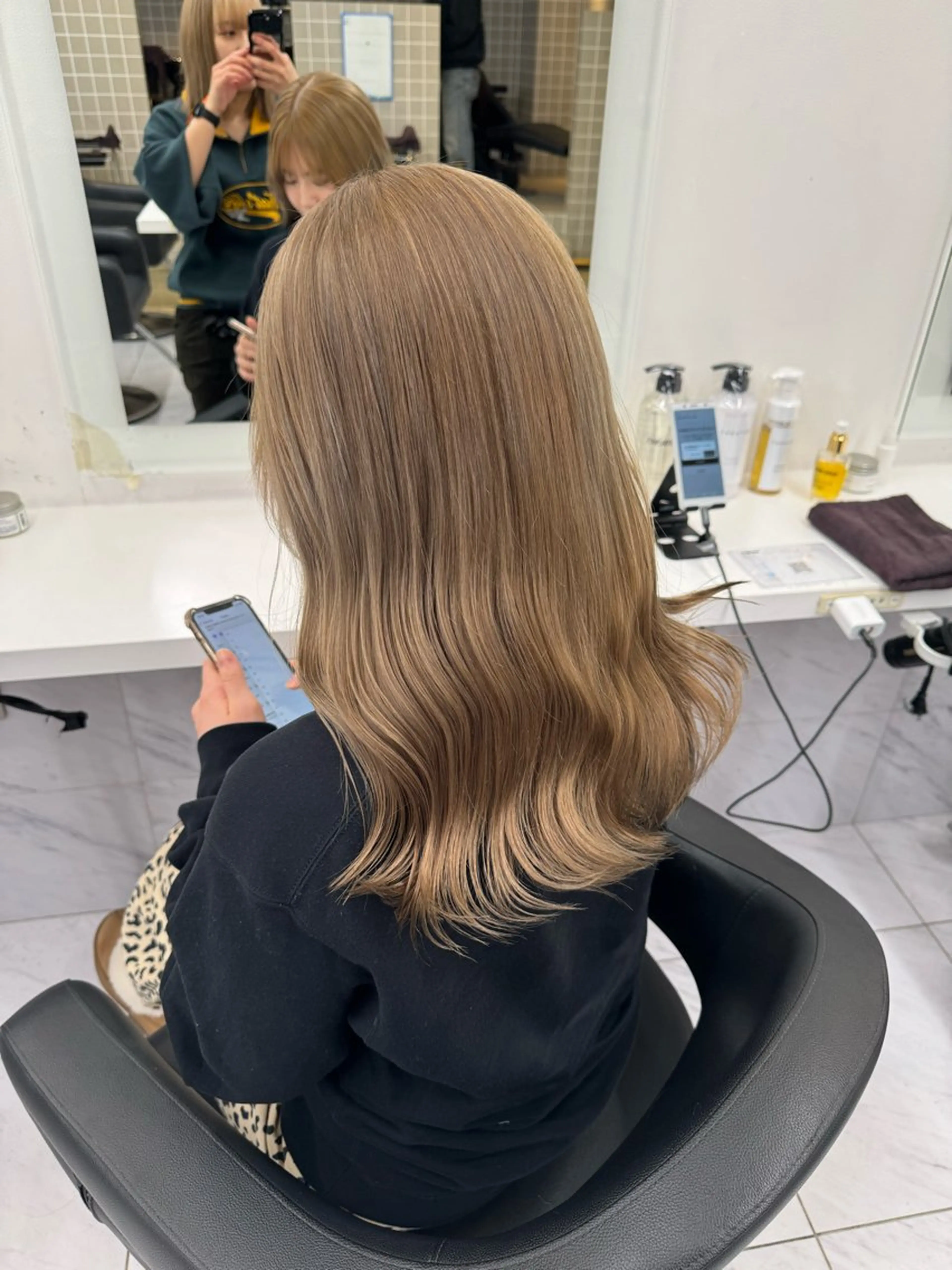 カラー パーマ ヘアアレンジ 🤍レイヤーカット/ ベージュヘア🤍のヘアスタイル