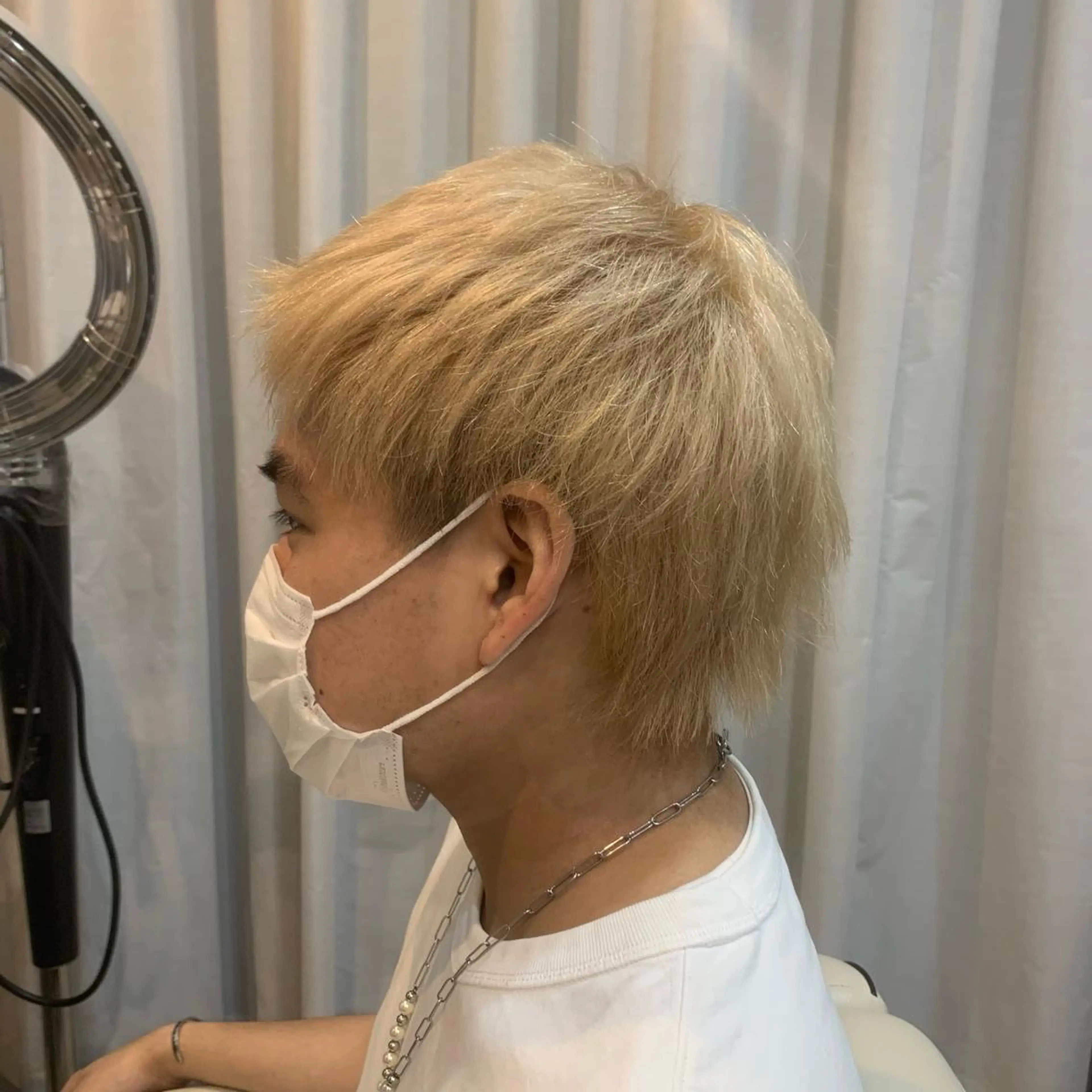 カラー メンズ メンズブリーチ メンズハイトーン ベージュカラー ブリーチ ハイトーンカラー ヘアカラー 透明感カラー/ くびれヘア/館岡俊平のヘアスタイル