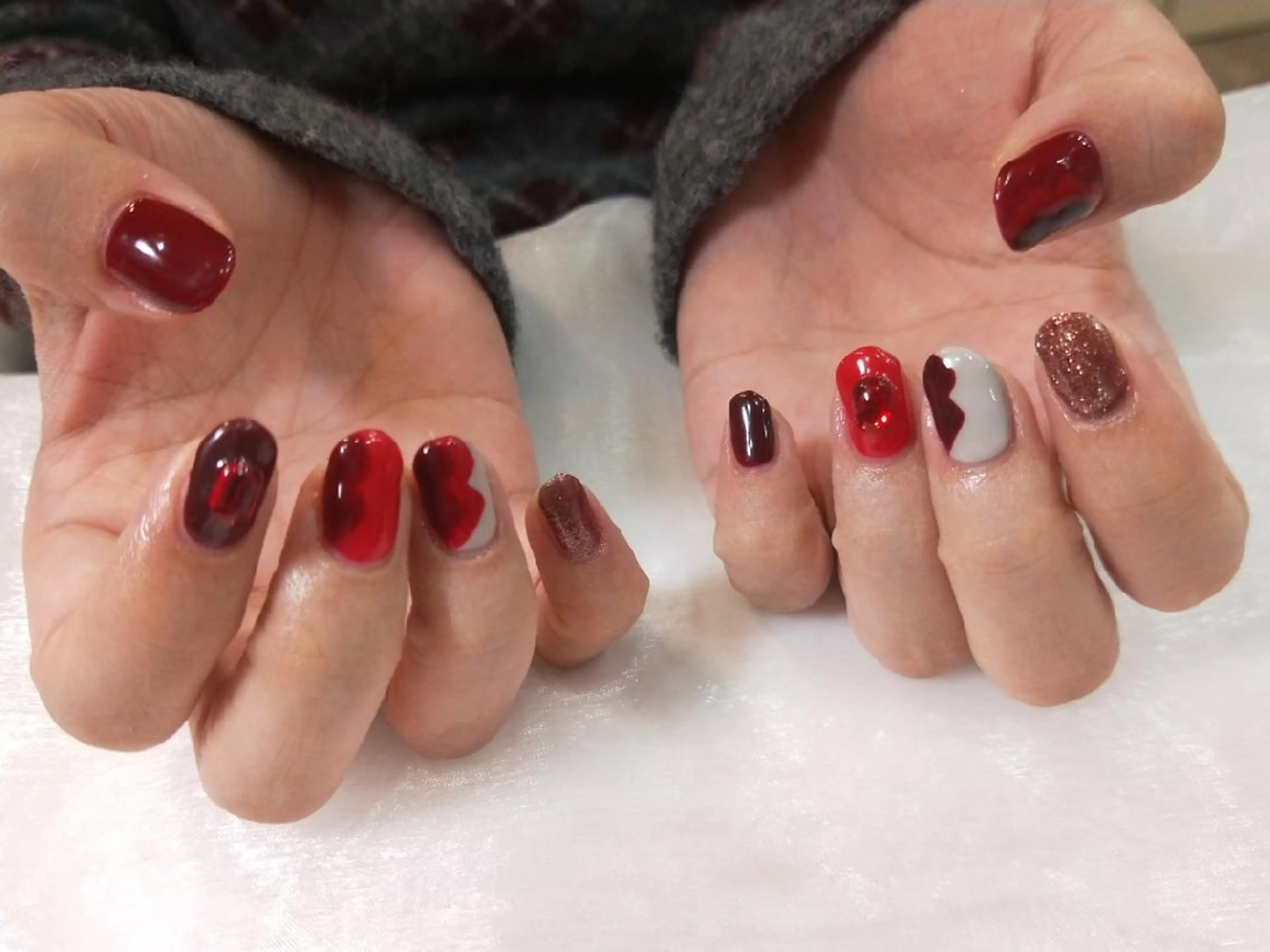 ネイル ハンドネイル ハンドケア R'well所属・はばすみれ🎀ﾈｲﾙ 光ﾌｪｲｼｬﾙ ﾍｱのネイルデザイン