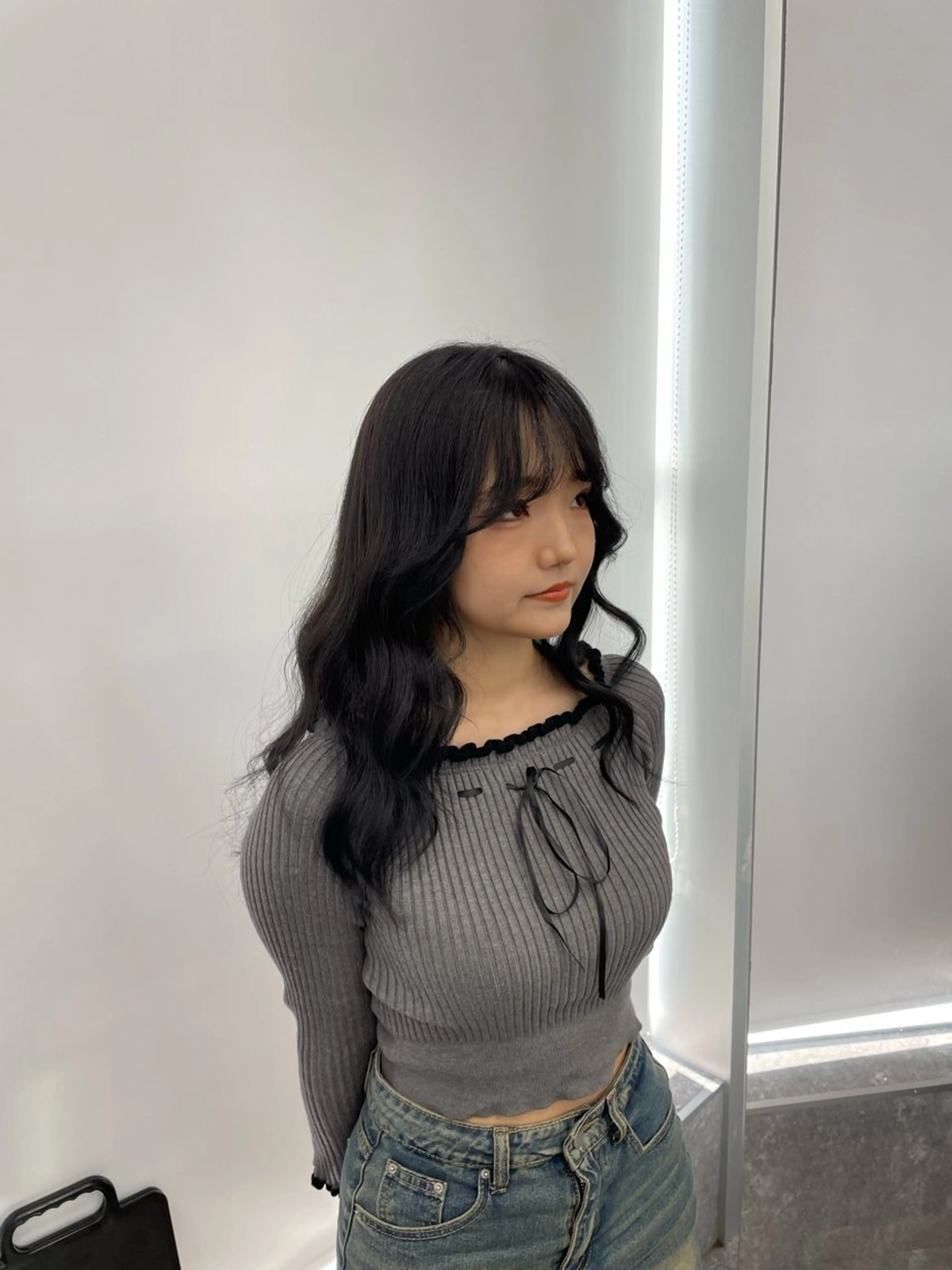 セミロング カラー ヘアアレンジ 黒髪 ブリーチ ブルーカラー ブルーブラック ハイトーンカラー エフェクトブリーチ 神戸 三宮 麟太郎のヘアスタイル