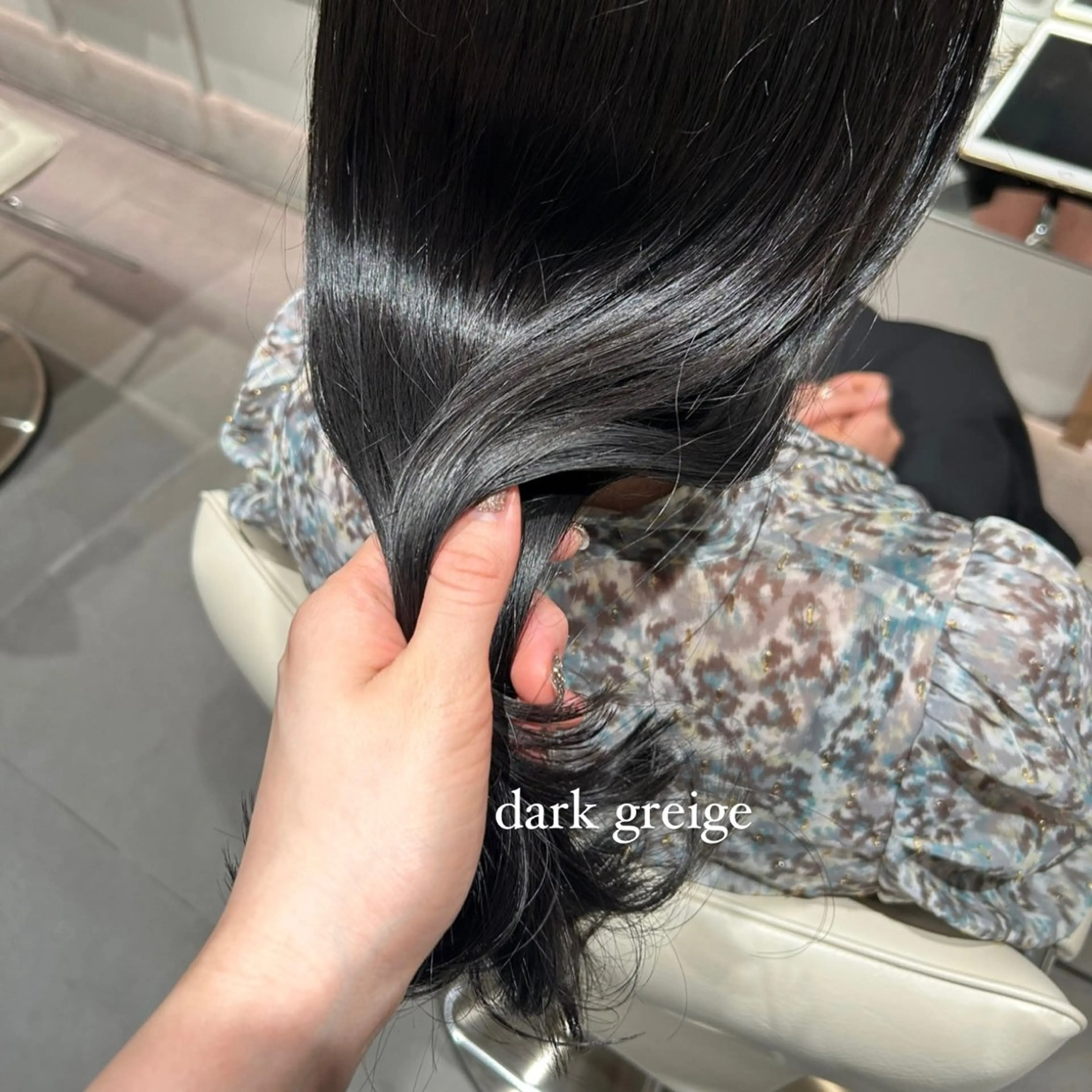 セミロング カラー グレージュ ヘアカラー トリートメント 艶感/ナチュラル 🌿マアヤのヘアスタイル