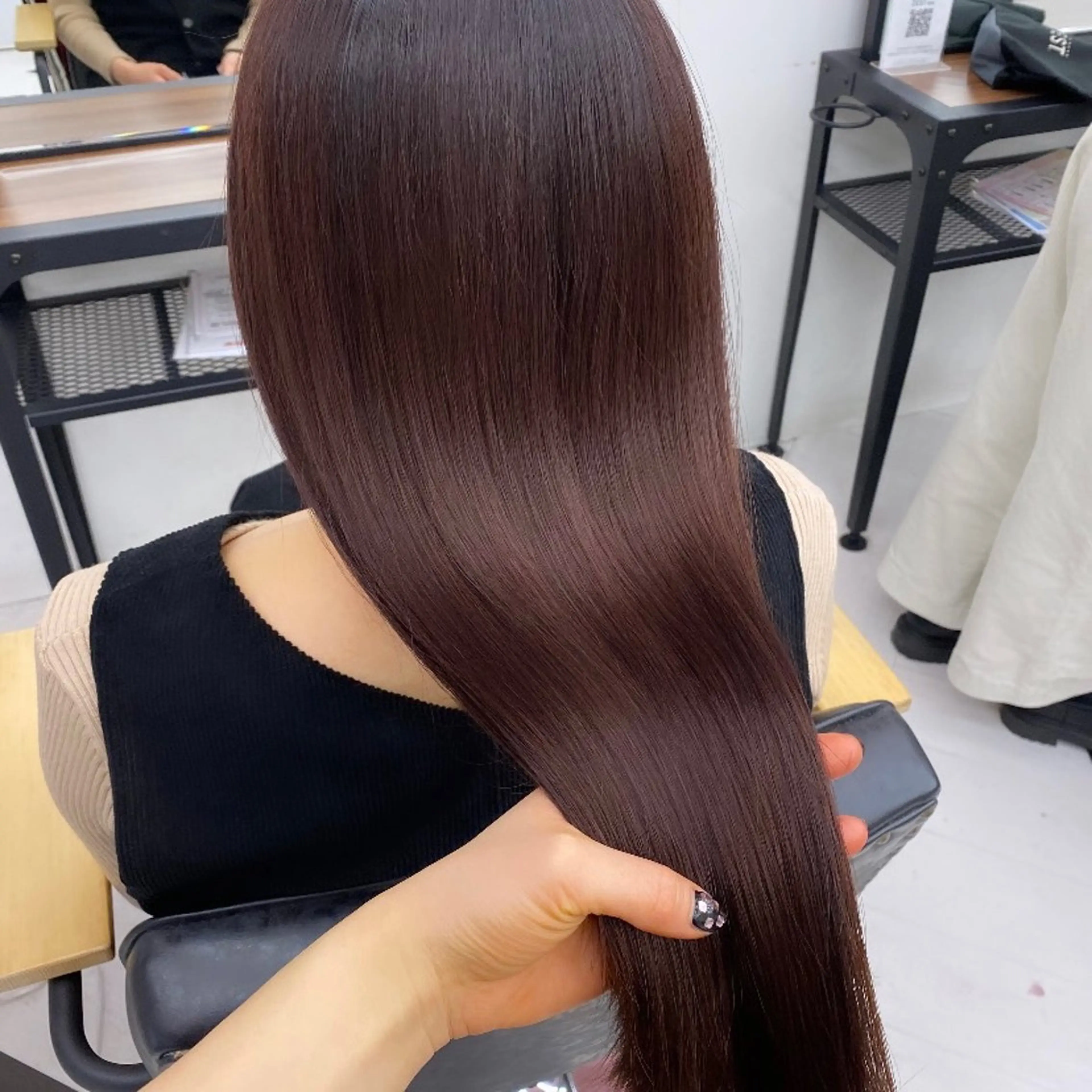 ロング カラー ブリーチ ケアブリーチ 透明感カラー ハイトーンカラー 韓国風カラー emu所属・けいこ🍊ニュアンス ネイル/個性派ネイルのネイルデザイン