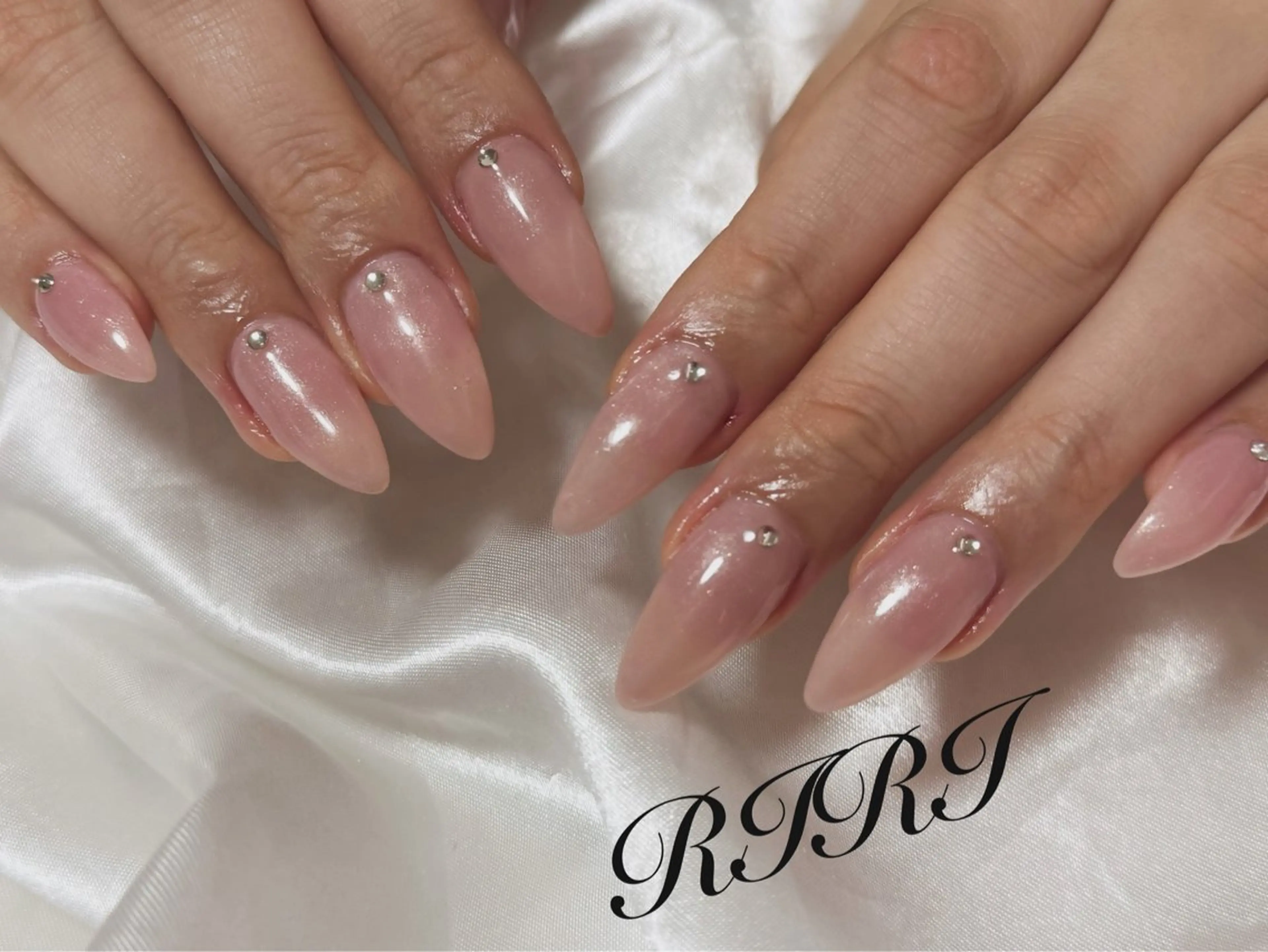 ネイル ジェルネイル オフィスネイル ショートネイル ハンドネイル riri オーナーのネイルデザイン