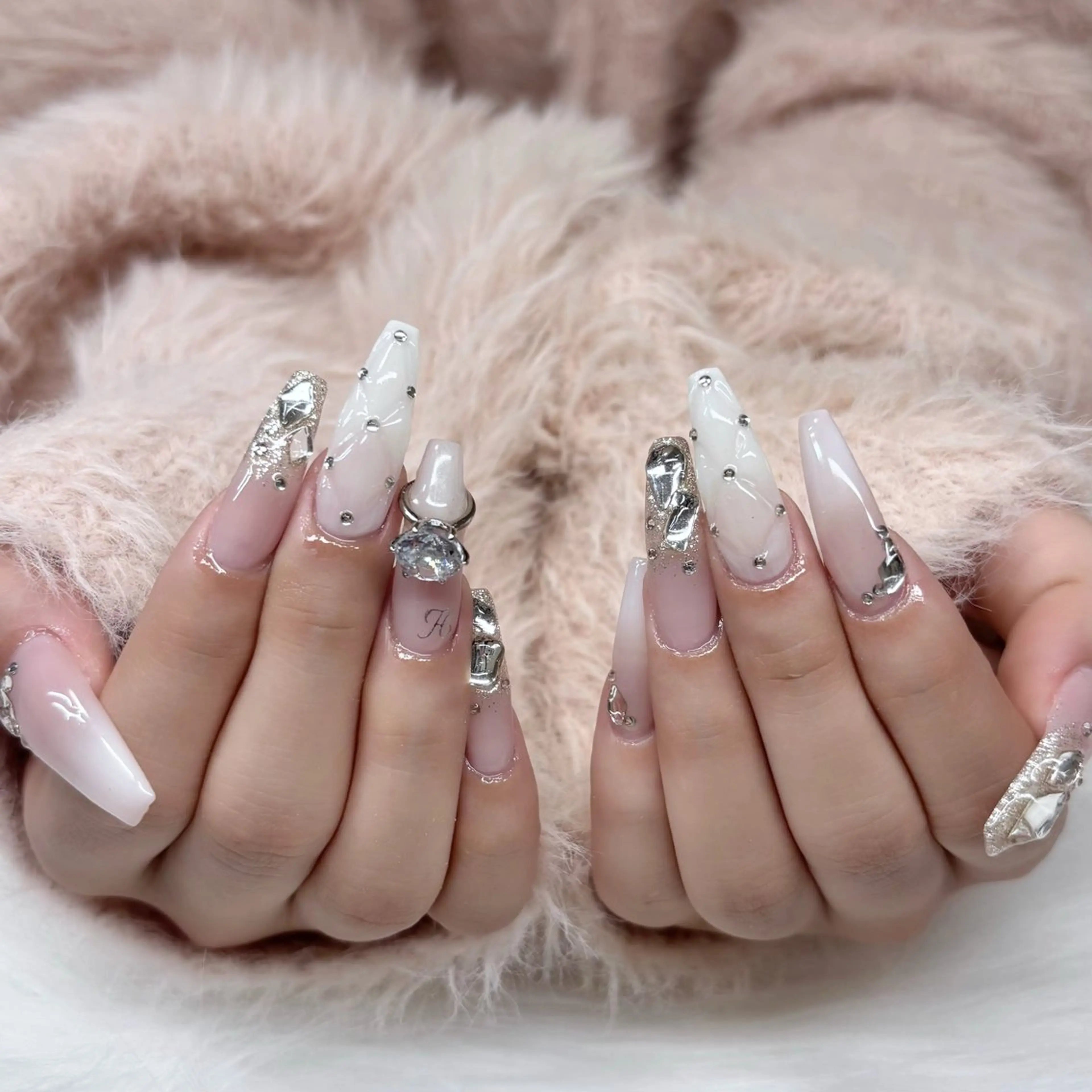 ネイル vesper所属・Vesper miuのネイルデザイン