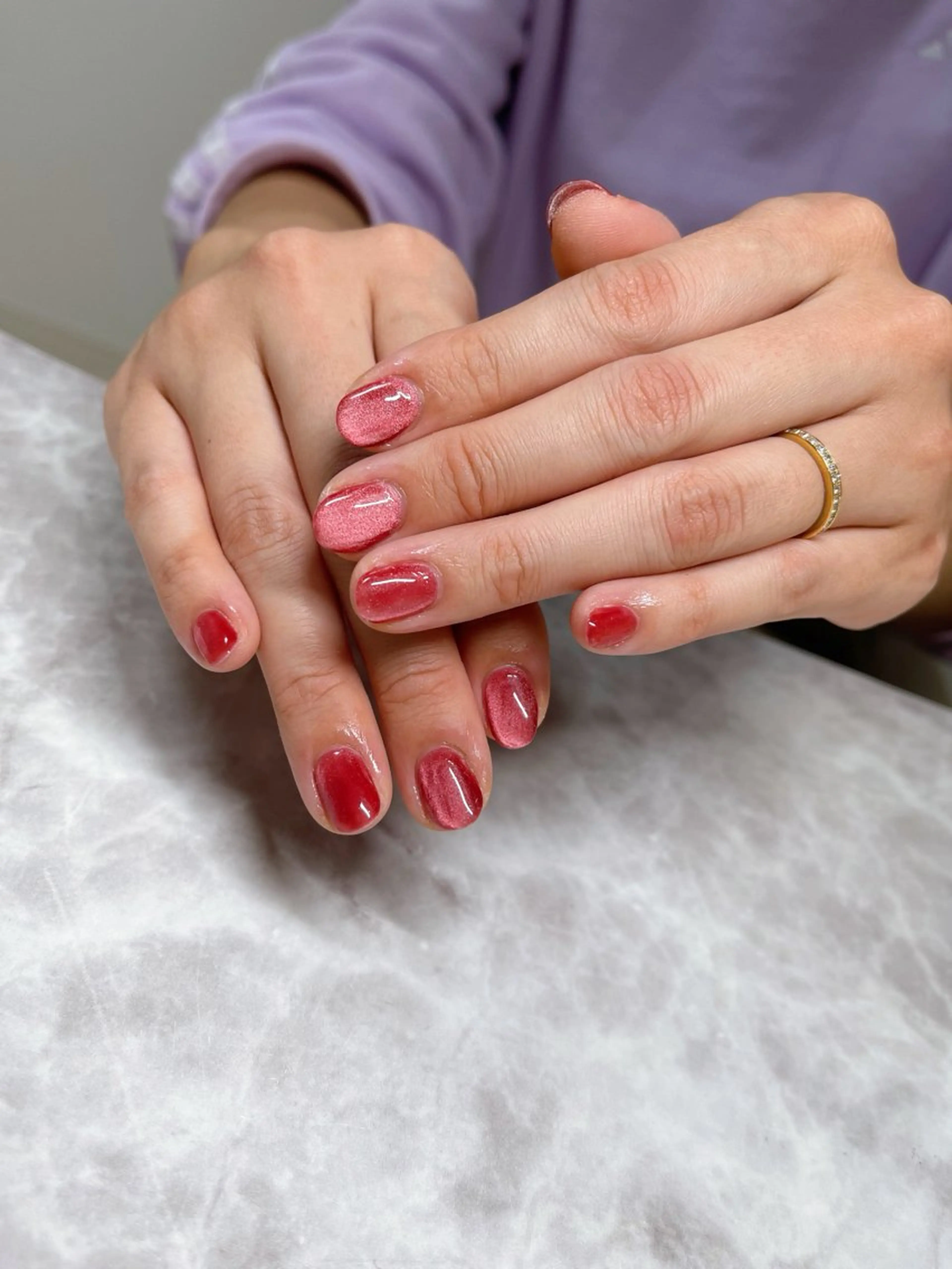 ネイル マグネットネイル ピンク 赤色 ハンドネイル R@nail町田🫧所属・R@nail🫧町田 🫧らんのネイルデザイン