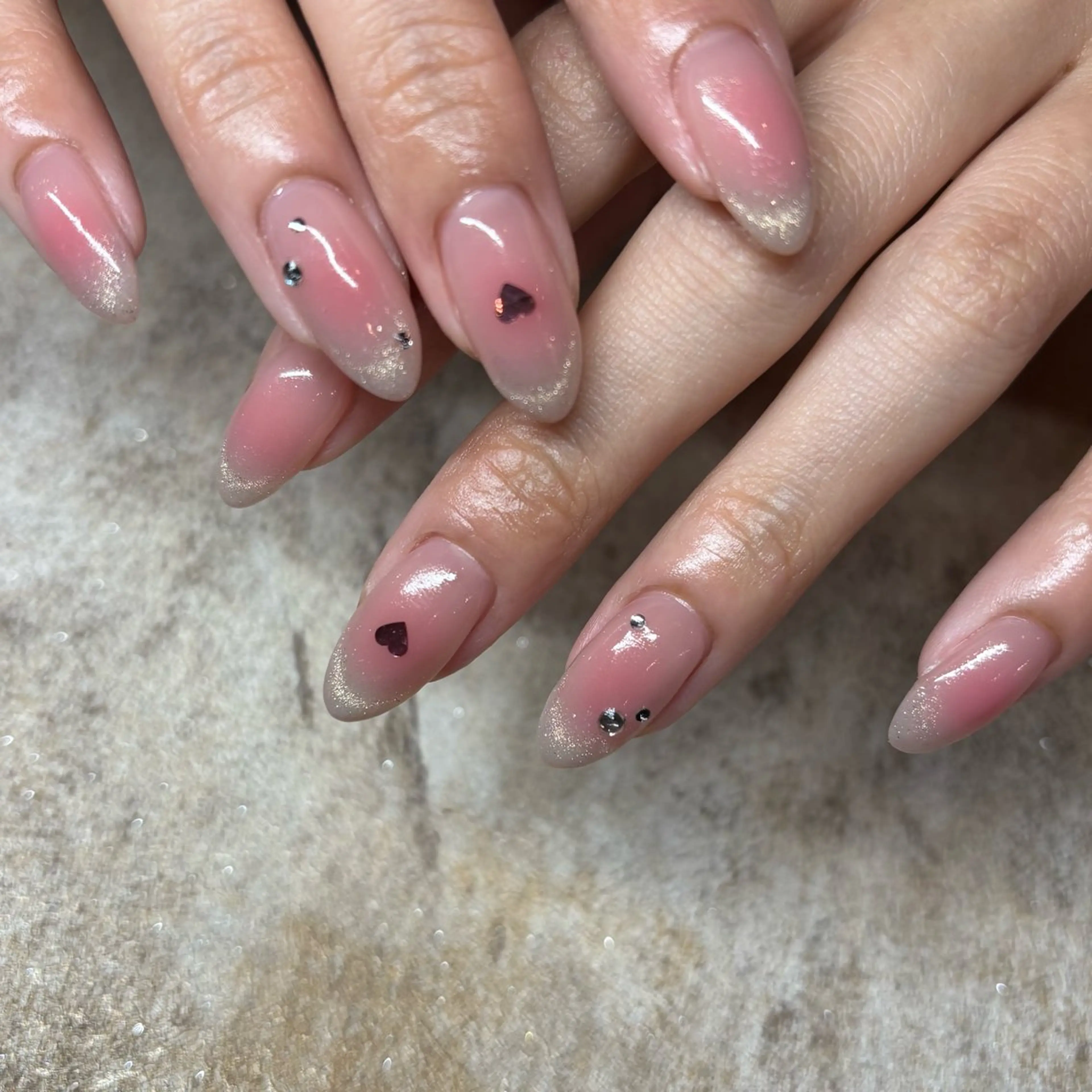 ネイル チークネイル ハンドネイル NEW WORLD所属・Ayu 🪐NEWWORLDのネイルデザイン