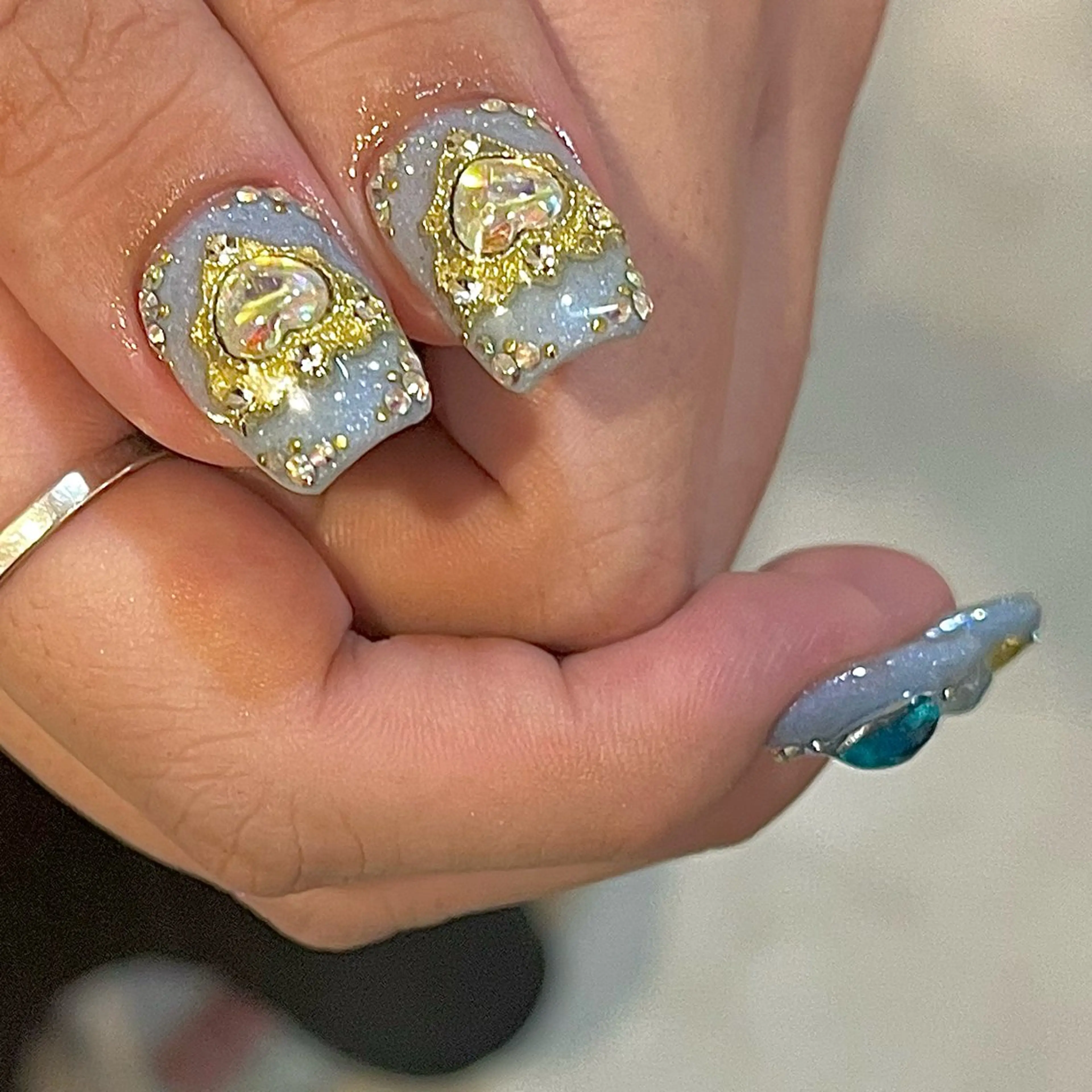 ネイル ブルー グラデーション キラキラネイル リボン ハンドネイル フットネイル para ☀︎ sol by BECK所属・Para Sol nail　Maoのネイルデザイン