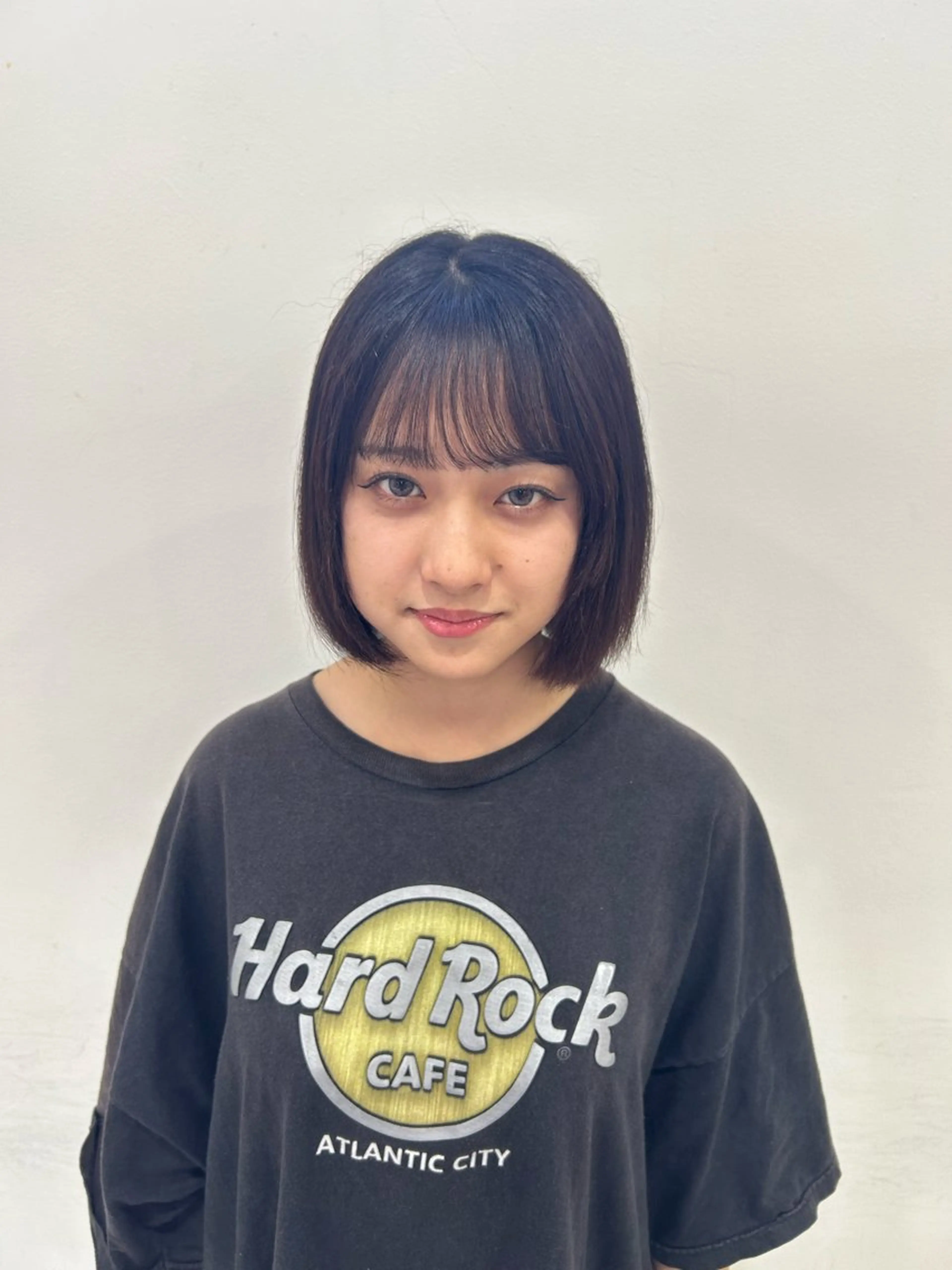 ミディアム レイヤー／マツエク 💋𝑨𝑵𝑵𝑨のヘアスタイル