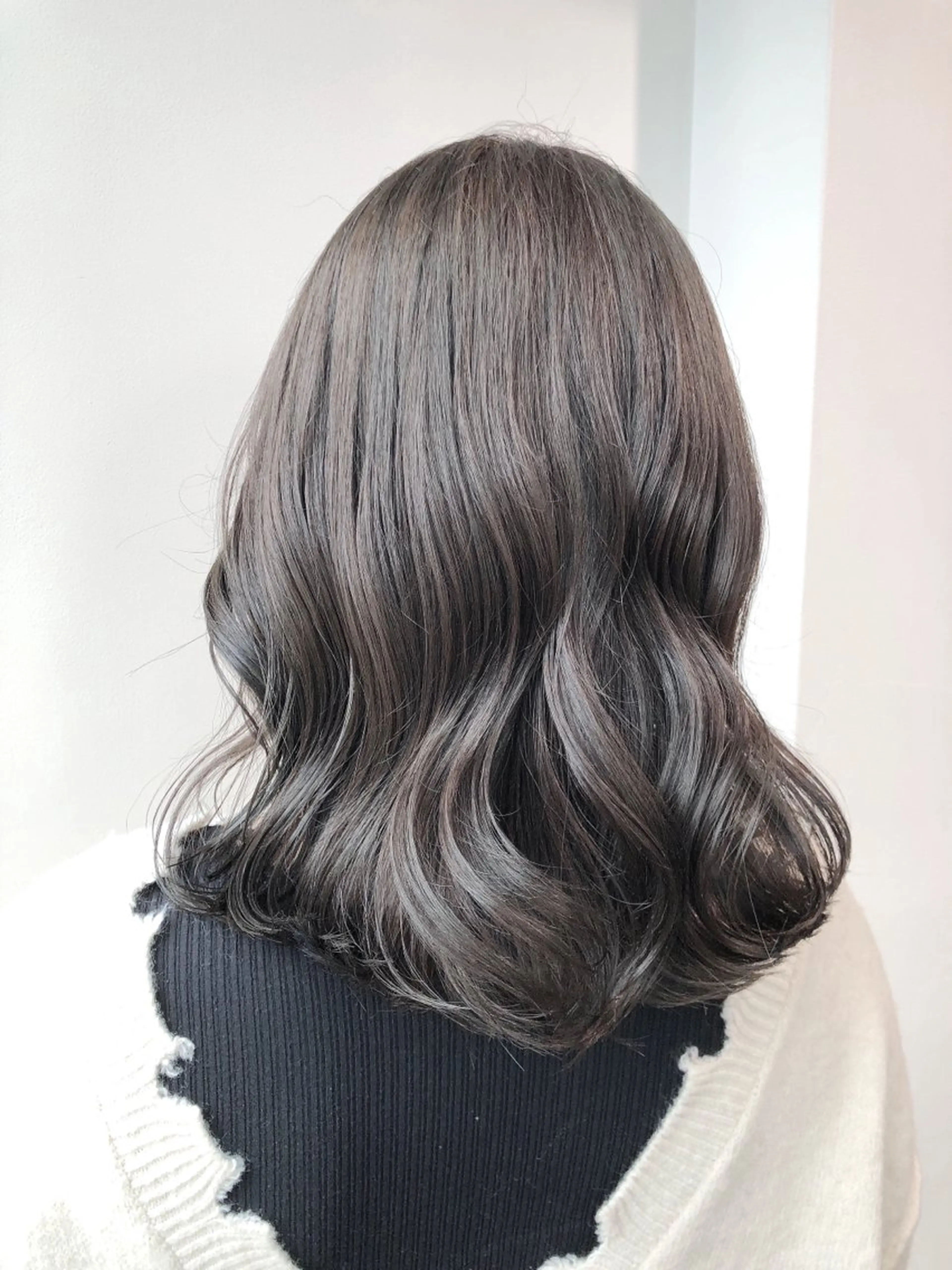 ロング カラー カット ヘアカラー トリートメント 韓国レイヤー🕊️ 柔らかベージュ🧸のヘアスタイル