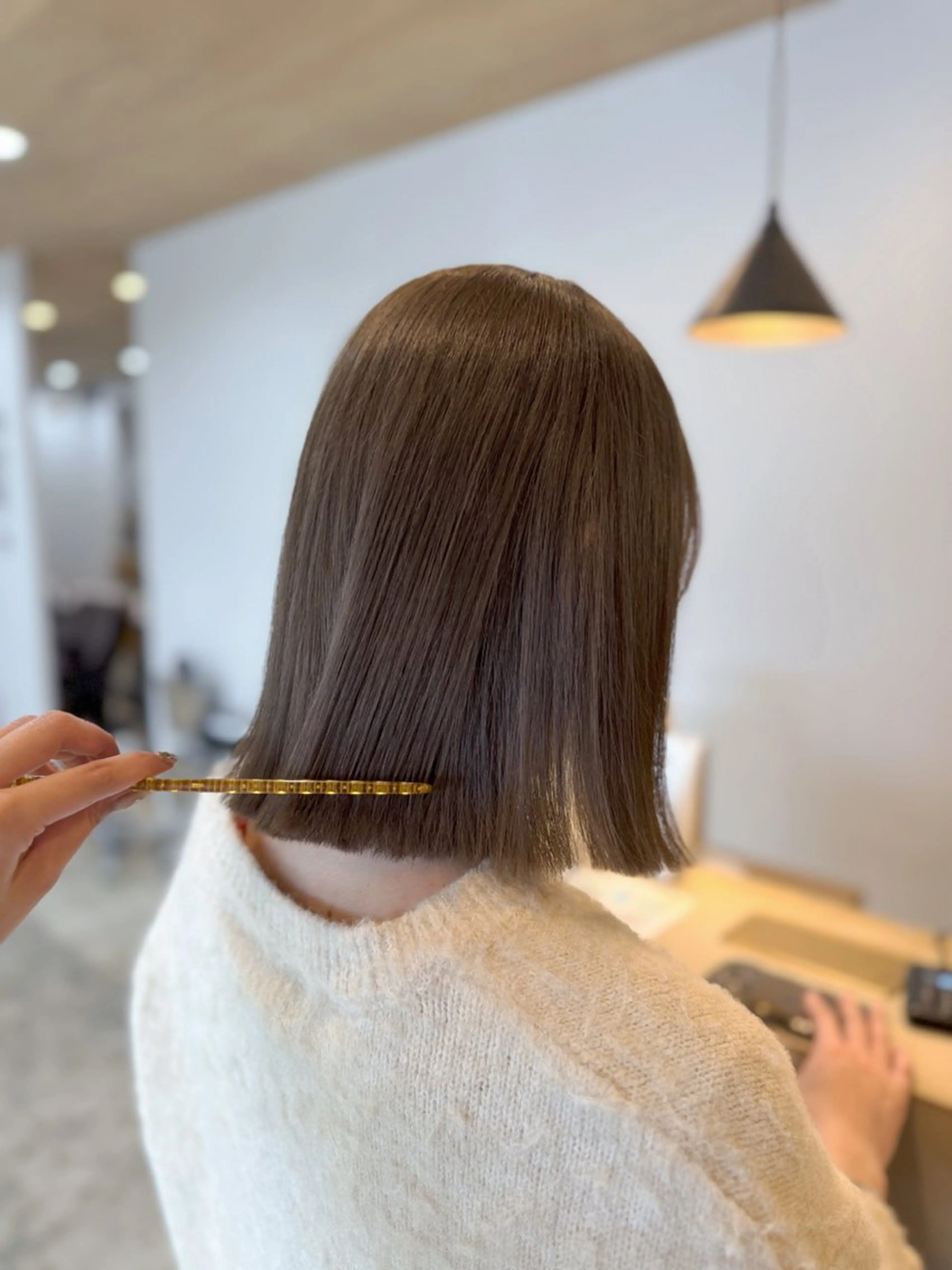 ミディアム カラー ベージュカラー ブリーチ ミルクティーベージュ カット ヘアカラー トリートメント 咲良 / allum 鈴鹿のヘアスタイル