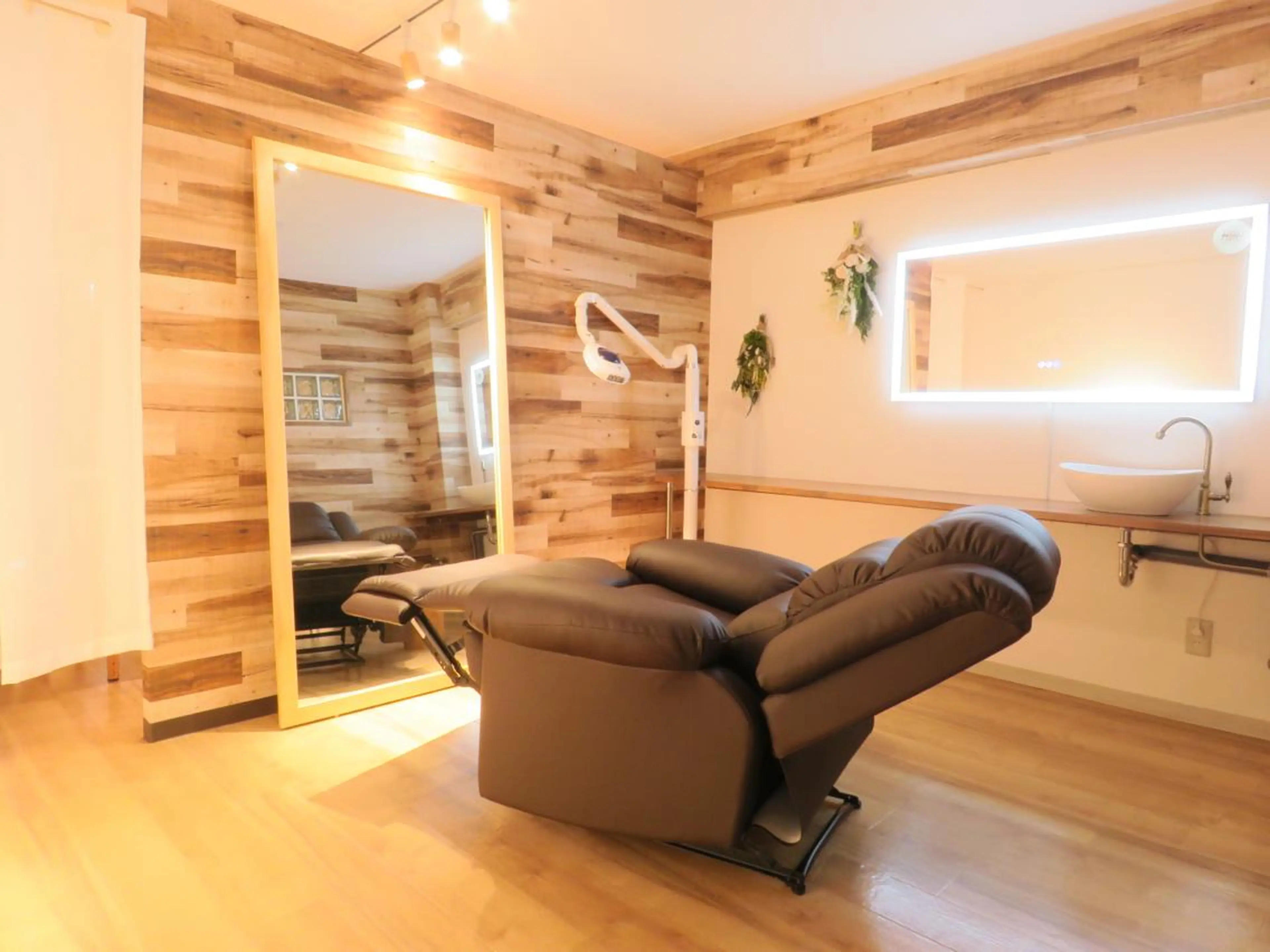 アイブロウ meetite mikiのマツエク・マツパデザイン