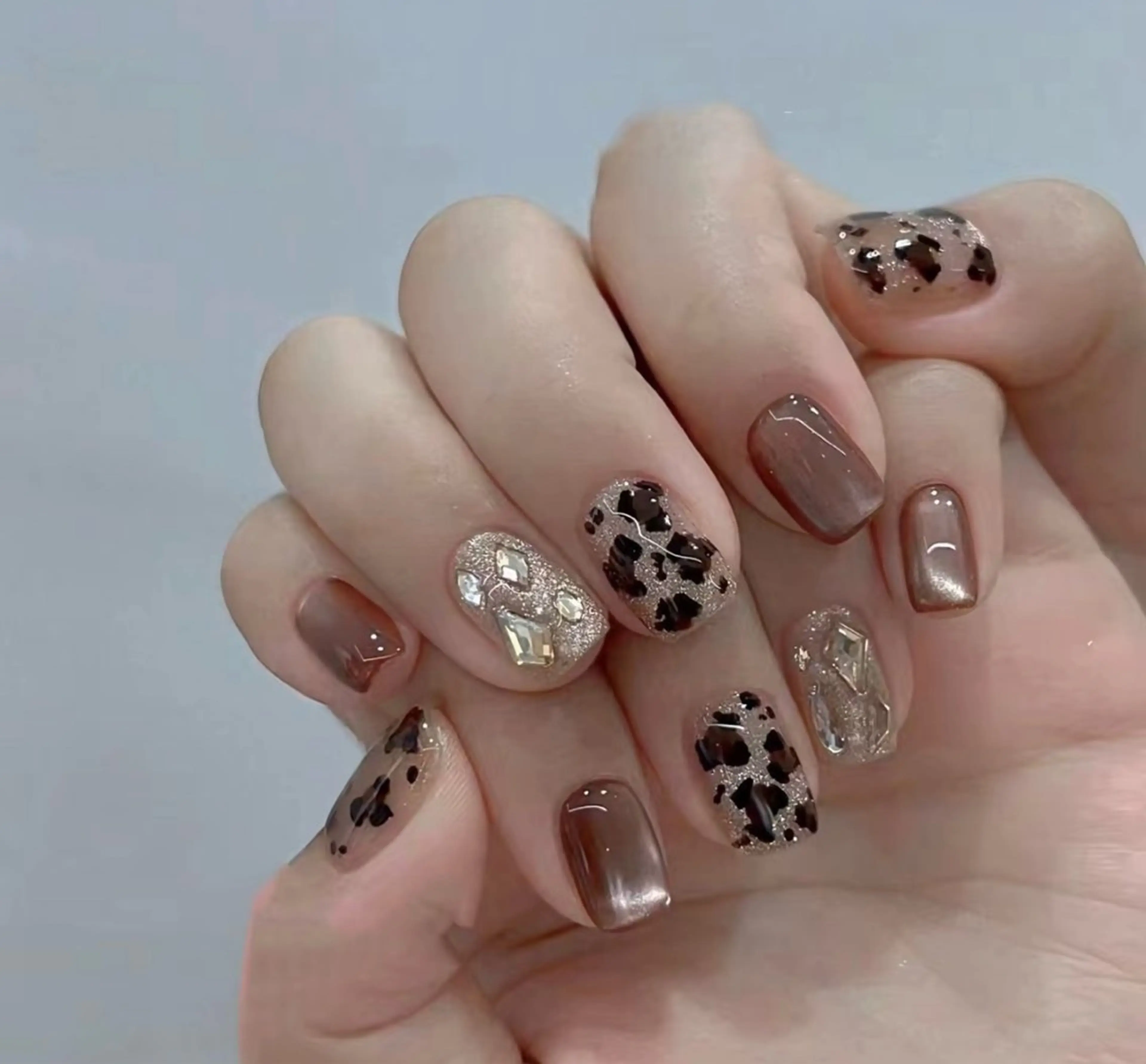 ネイル LEDアイラッシュ ∩_∩アオイのマツエク・マツパデザイン