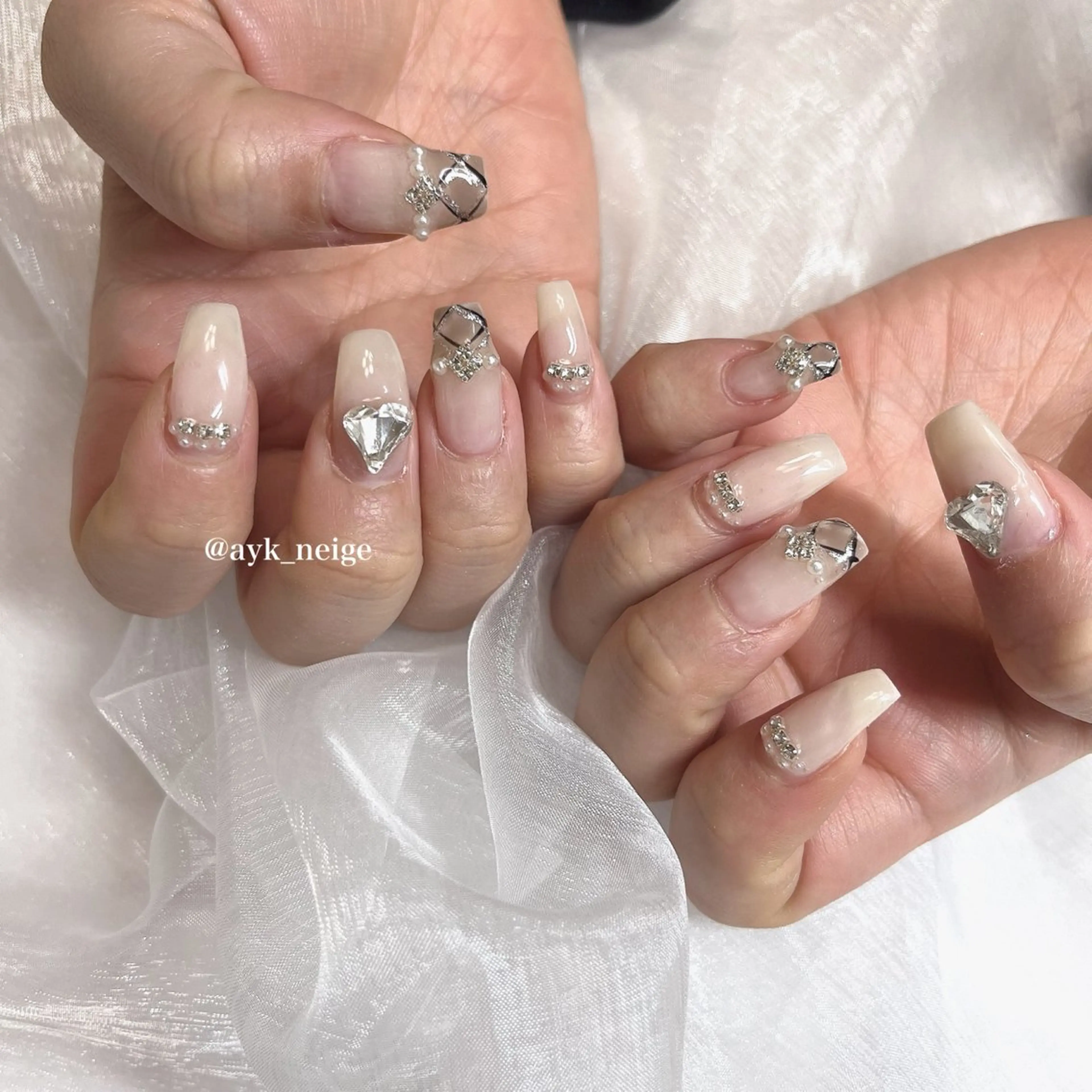 ネイル フットネイル キラキラネイル 韓国ネイル リボン n'eige nail所属・大谷 綾香のネイルデザイン