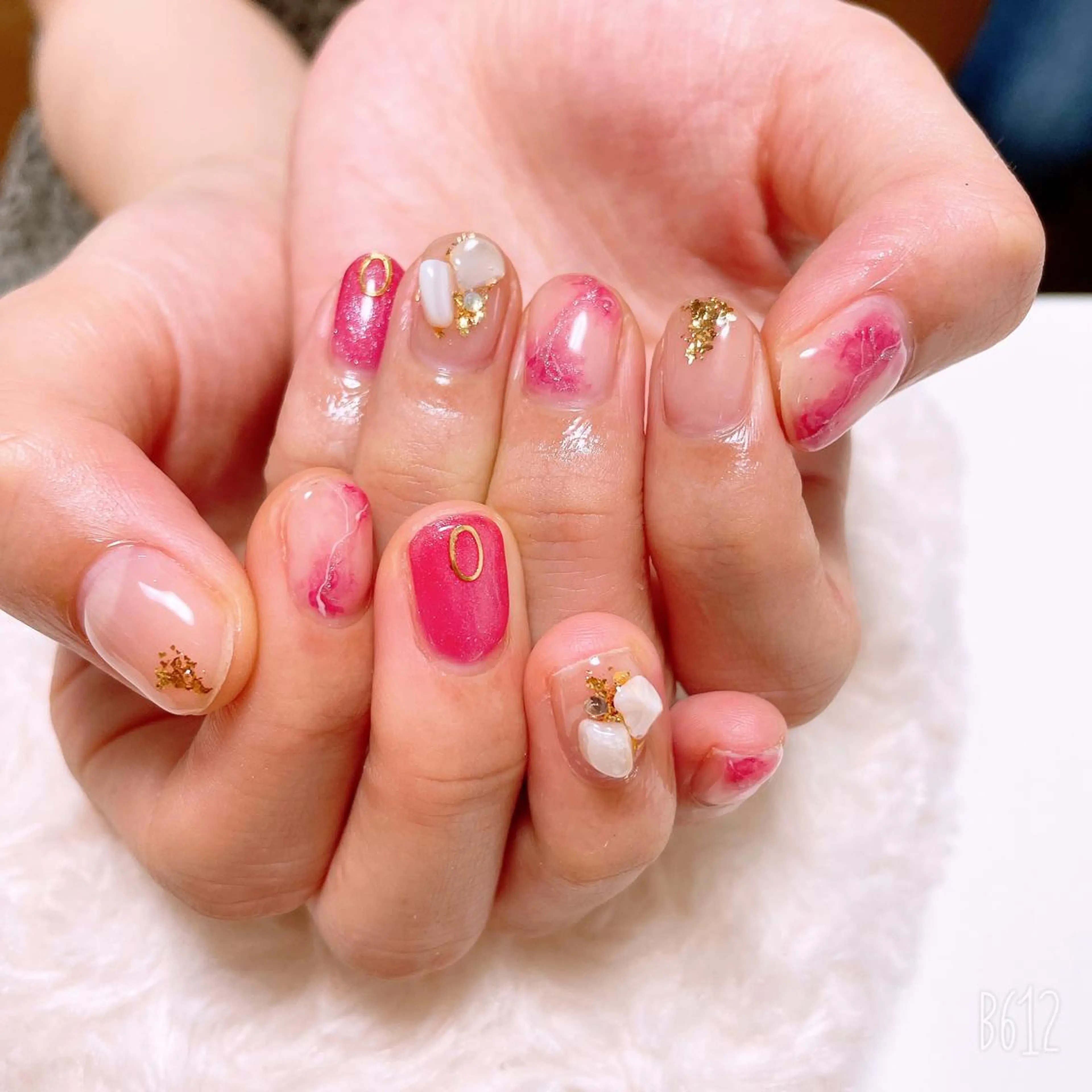 ネイル The Best Beauty受付担当のヘアスタイル