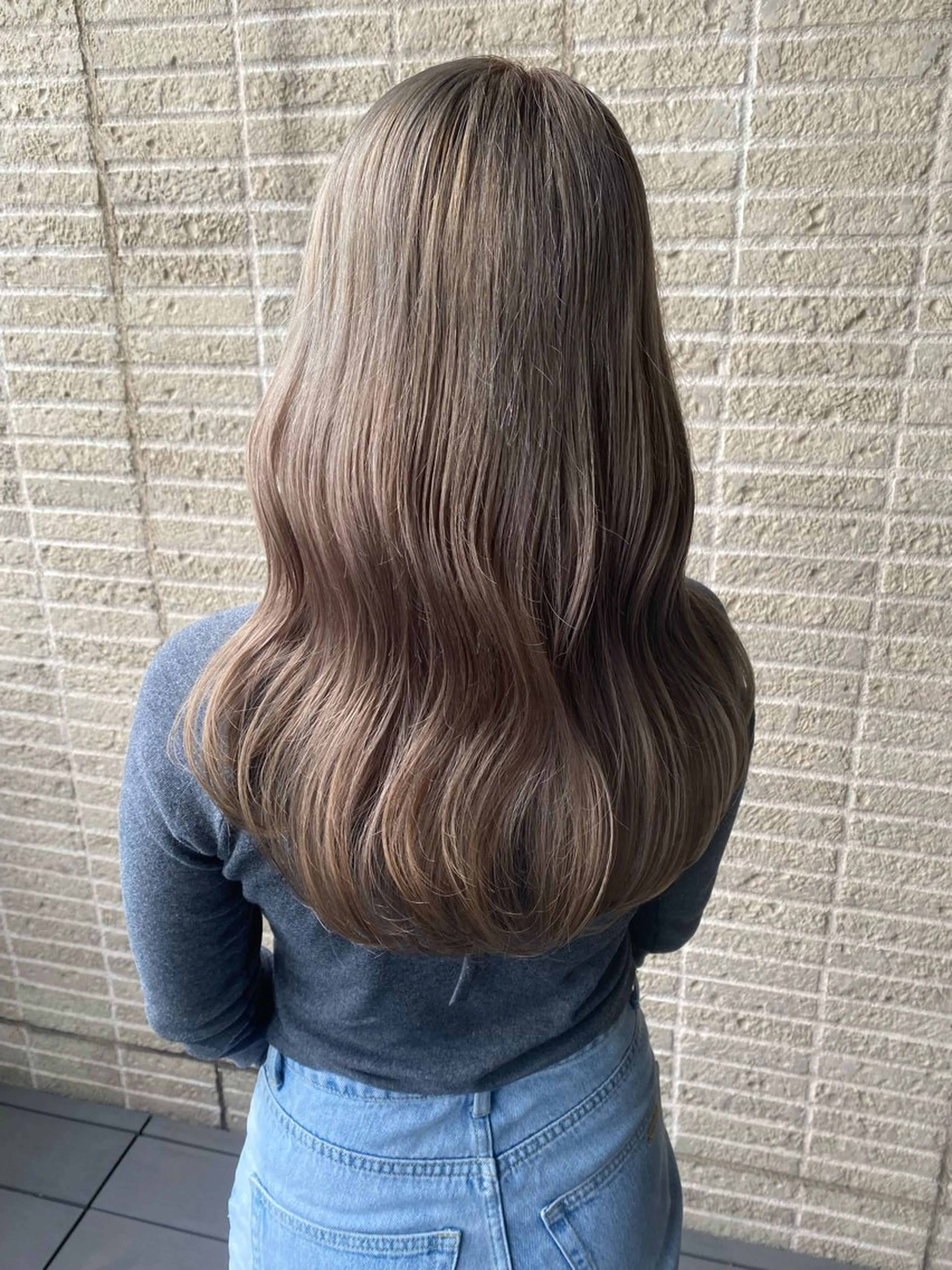 ロング ヘアカラー 谷川 あかりのヘアスタイル