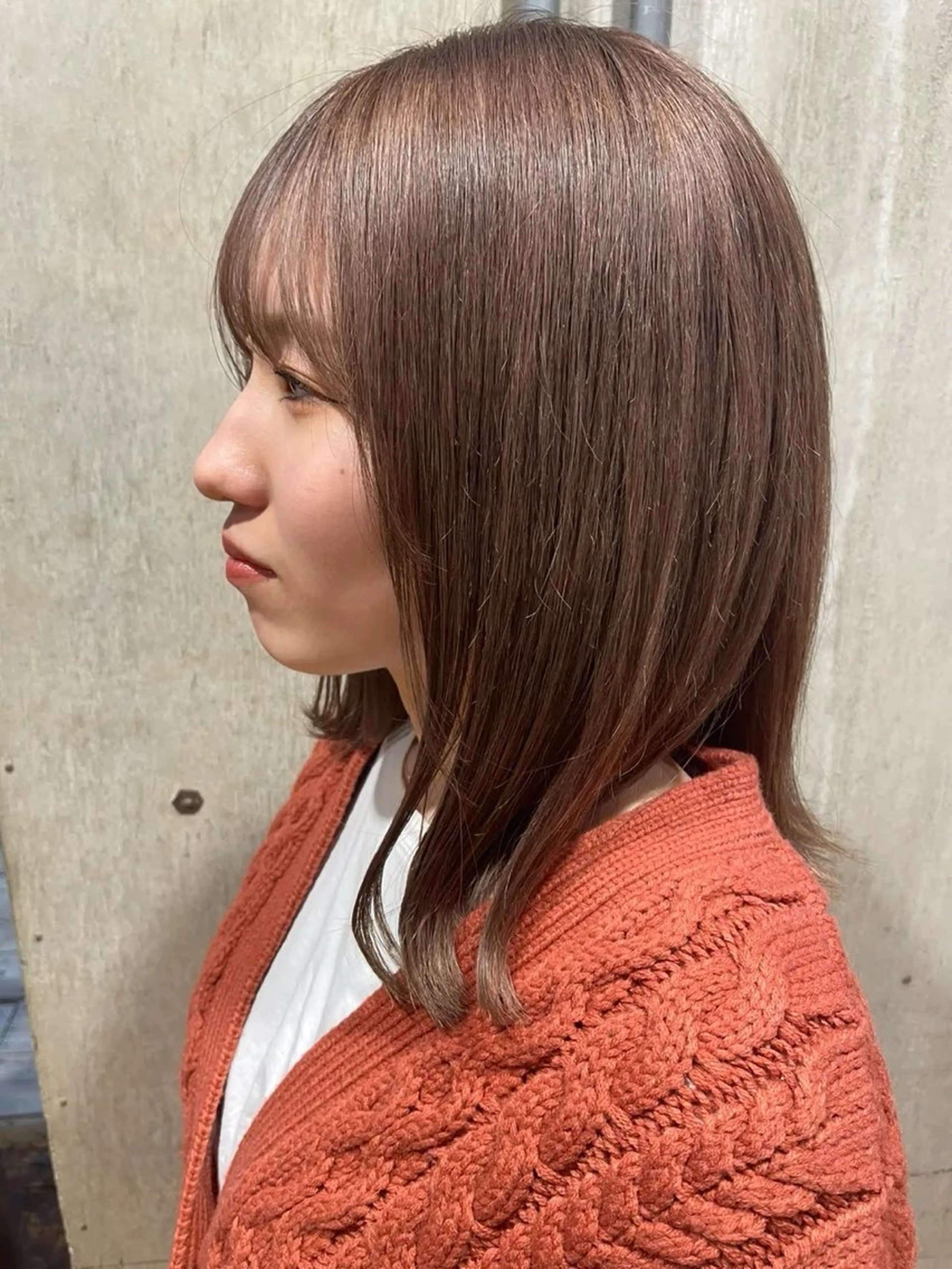 ミディアム カラー ワタナベ アオイのヘアスタイル