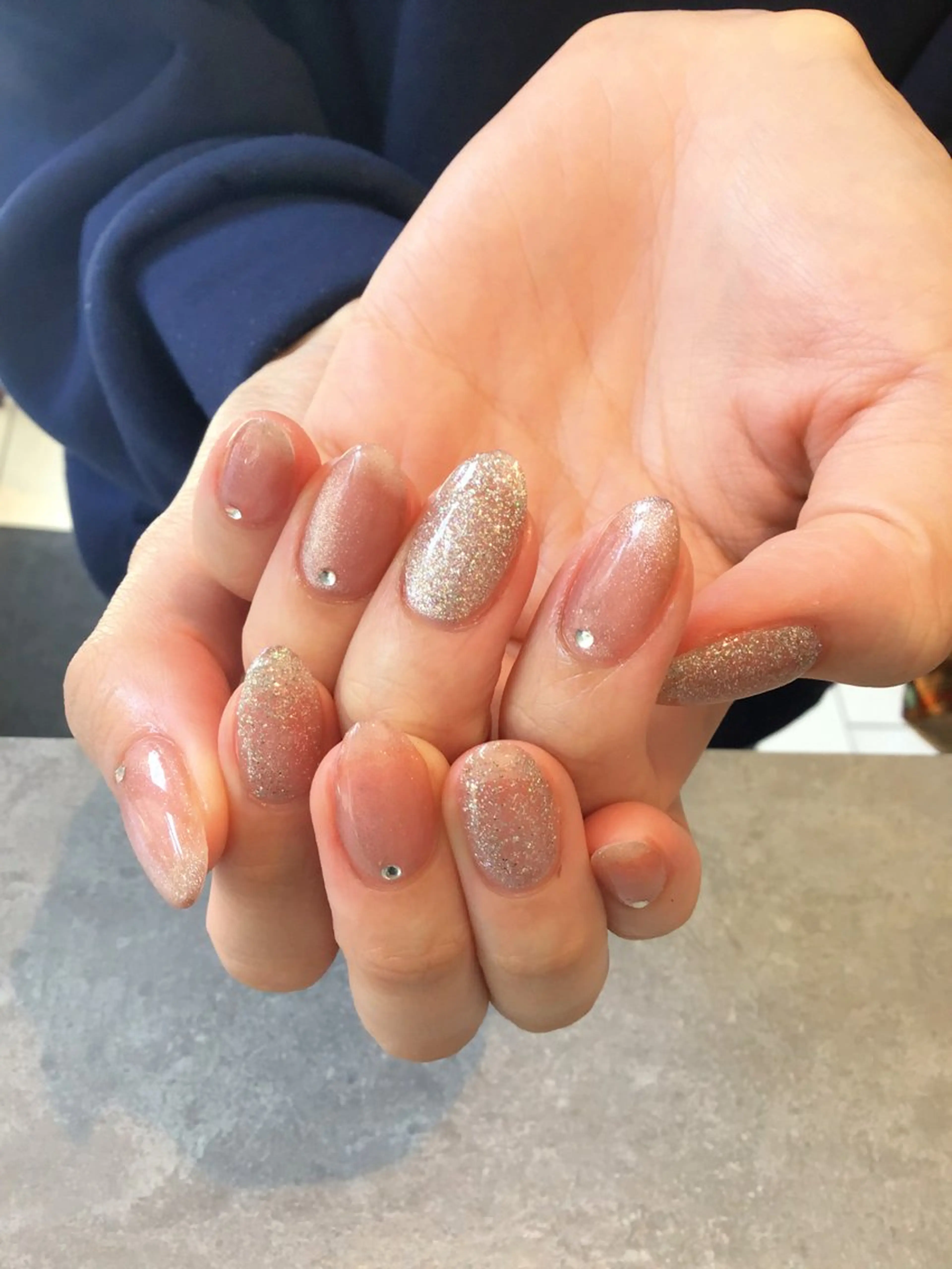 ネイル ラメ(グリッター) マグネットネイル マグネットワンカラー ワンカラーネイル ストーンネイル Nest 岩崎のネイルデザイン