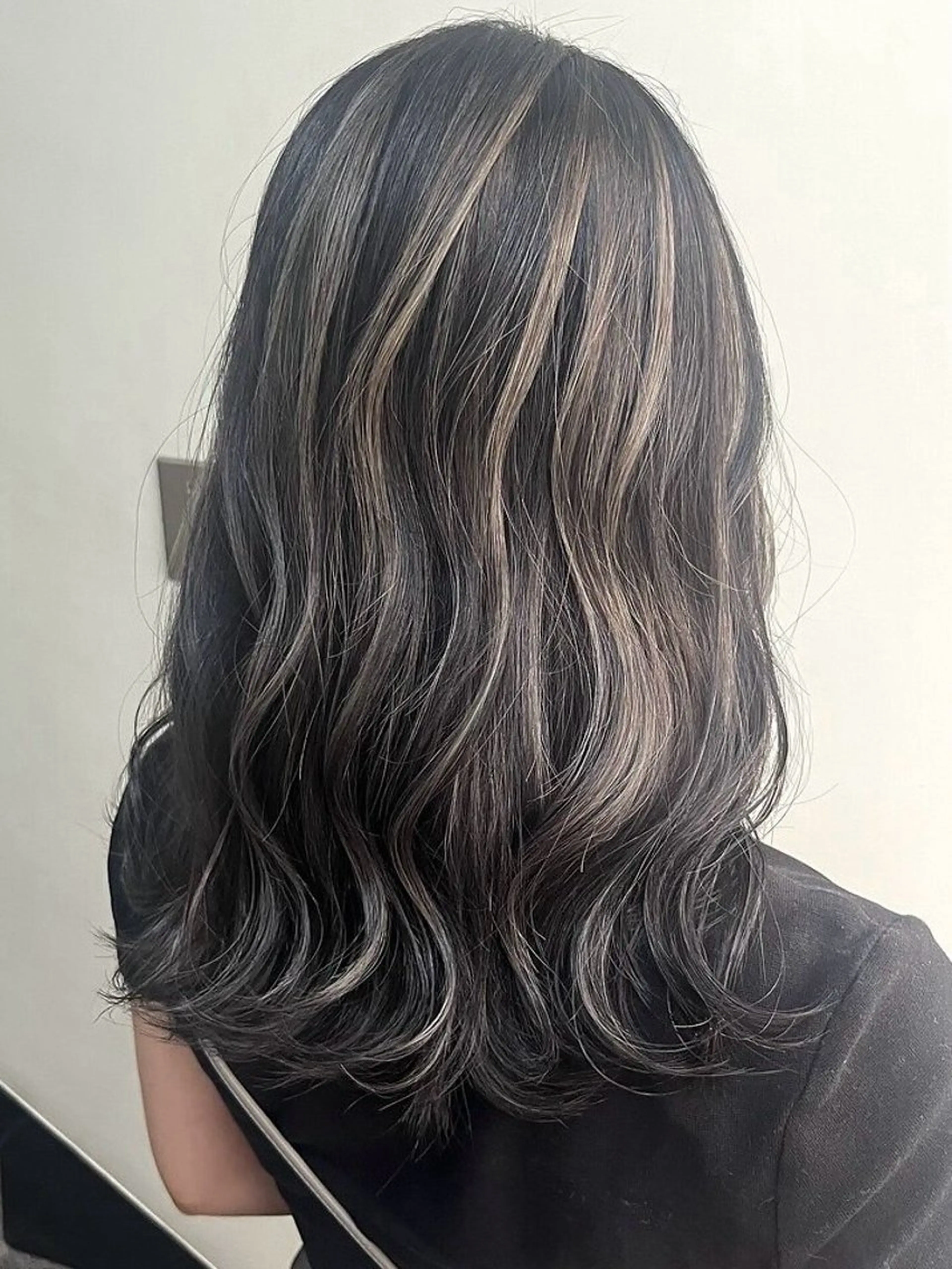 セミロング カラー ヘアカラー トリートメント ヘアセット hair design NORM所属・吉田裕太/ハイライト ダブルカラーのヘアスタイル