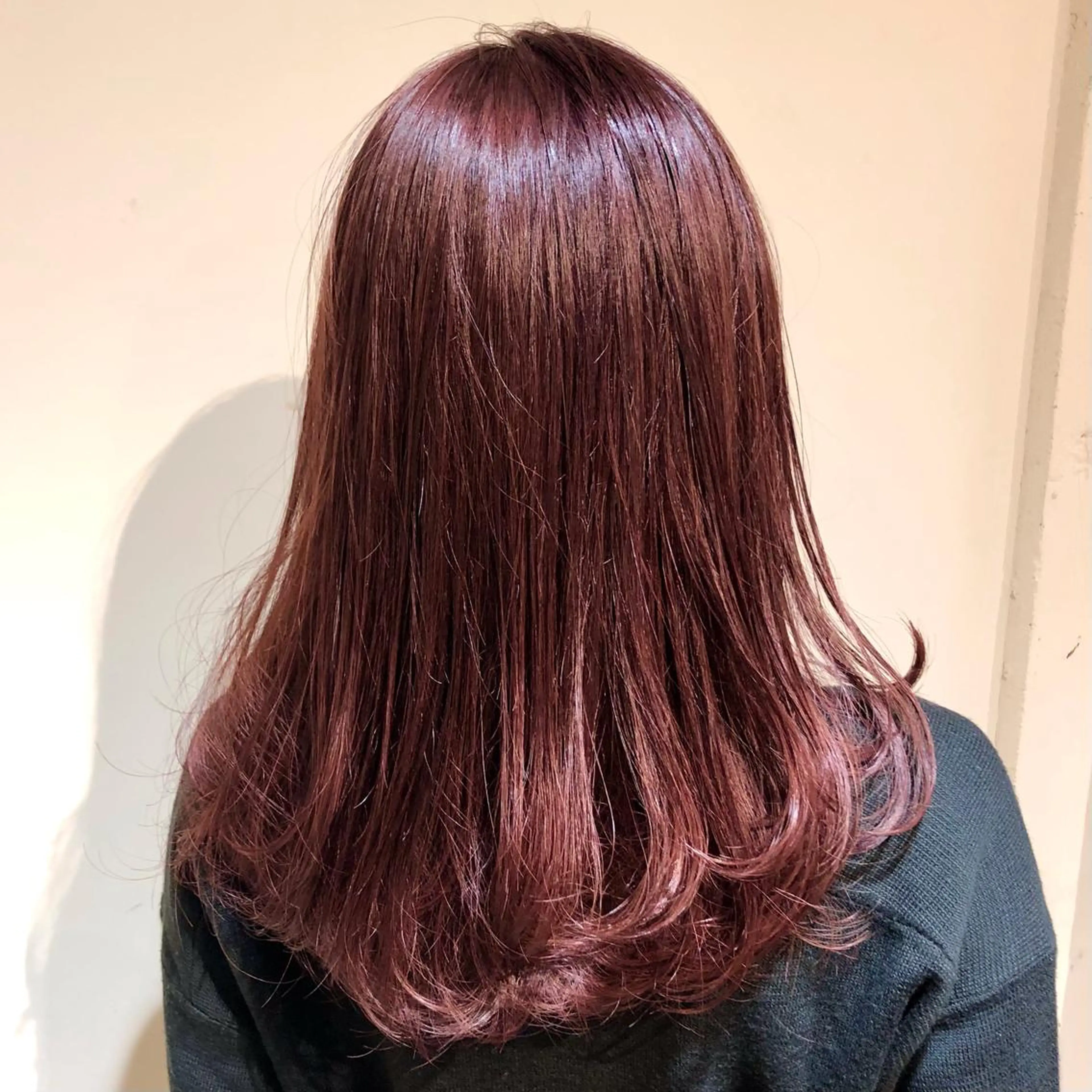 セミロング カラー スナコザワ レナのヘアスタイル