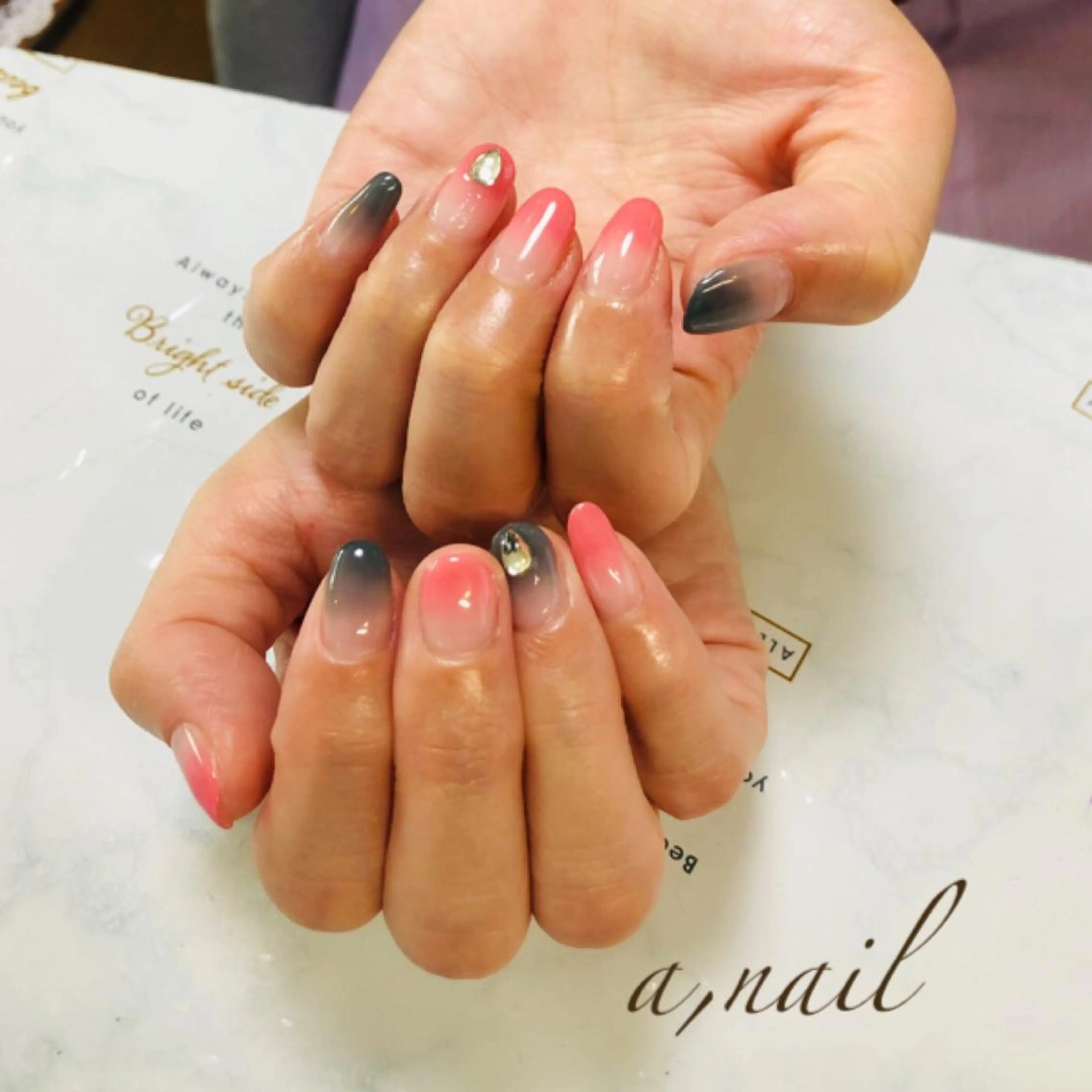 ネイル フットネイル ジェルネイル グラデーション ラメ(グリッター) ラメグラデーション ハンドネイル ネイルサロン エーネイルのネイルデザイン