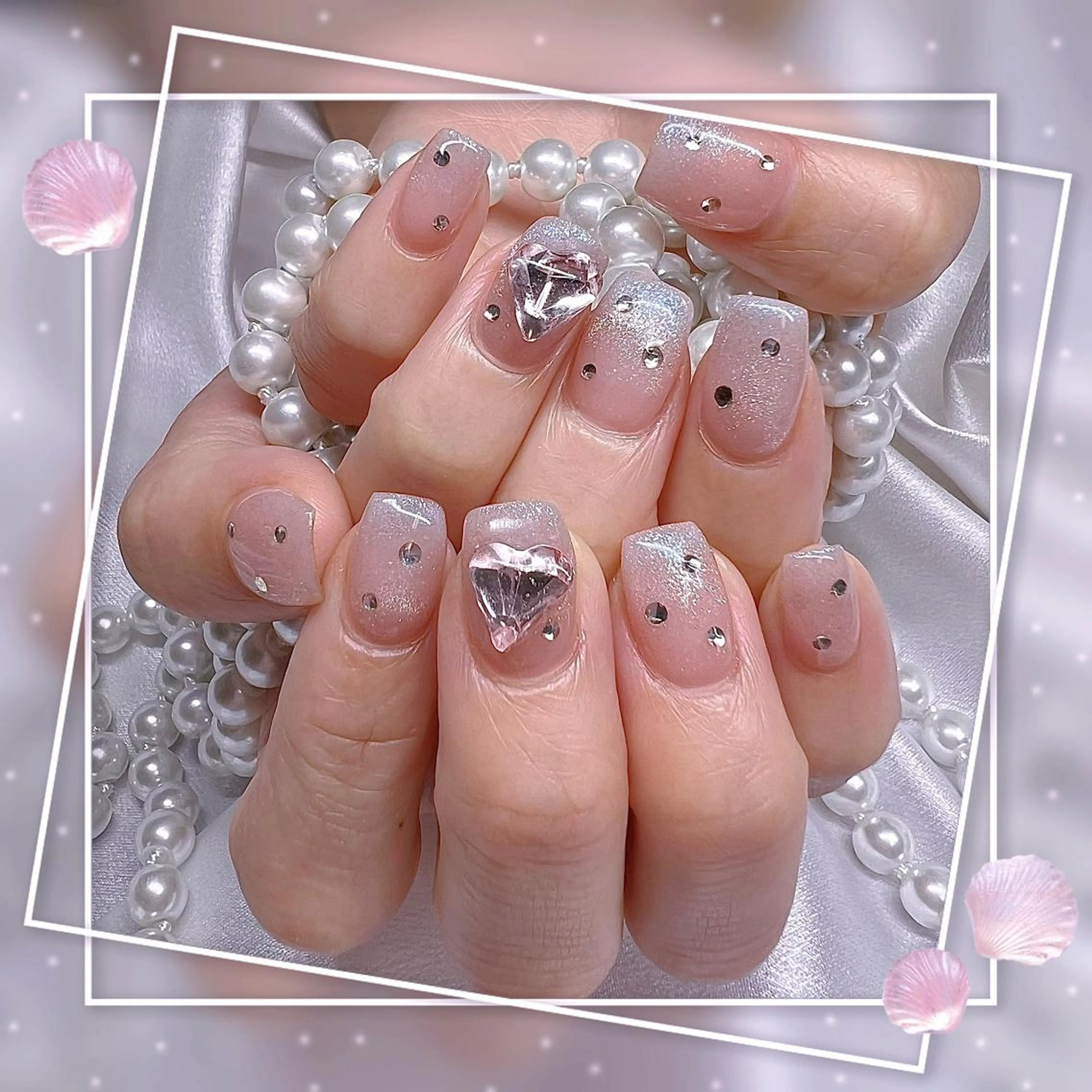 ネイル フレンチネイル キラキラネイル 韓国ネイル マグネットネイル マグネットフレンチ ハンドネイル Chill Nailsalonのネイルデザイン