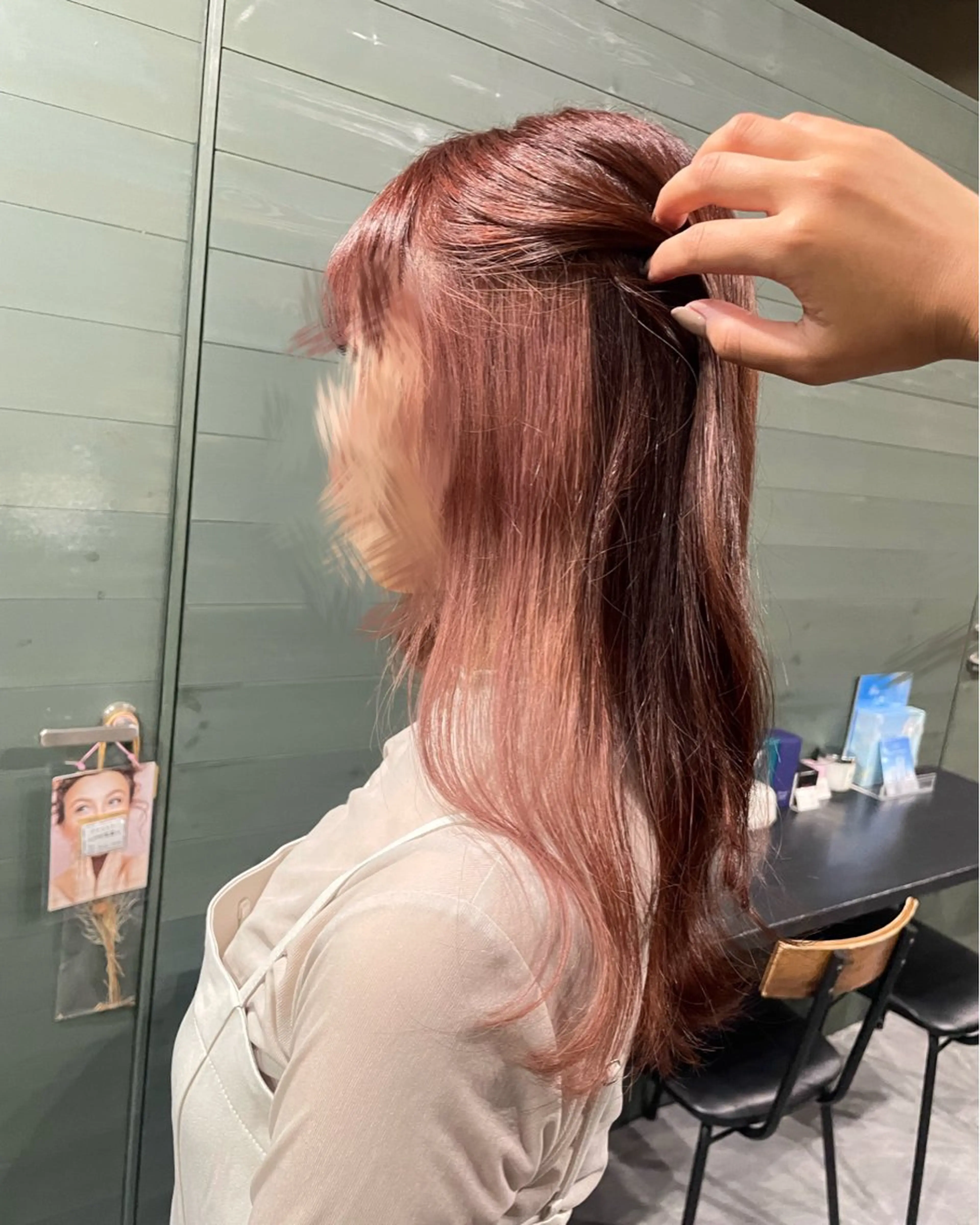 セミロング カラー カット ヘアカラー 石川 聖奈のヘアスタイル