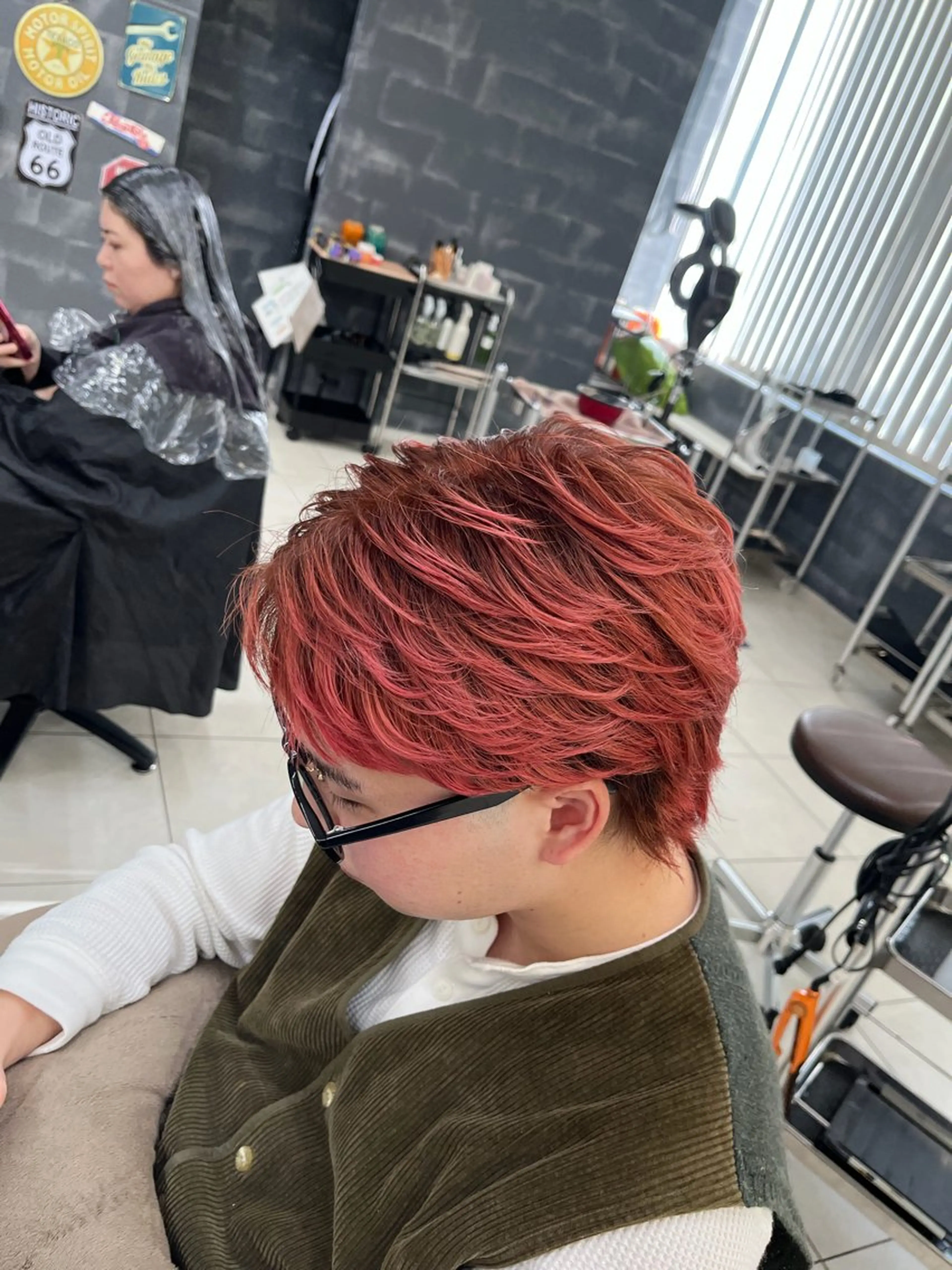 ショート カラー シールエクステ ベージュカラー ブリーチ ブロンド ブラウンカラー ヘアカラー ⭐️さき⭐️ カラー/エクステのヘアスタイル