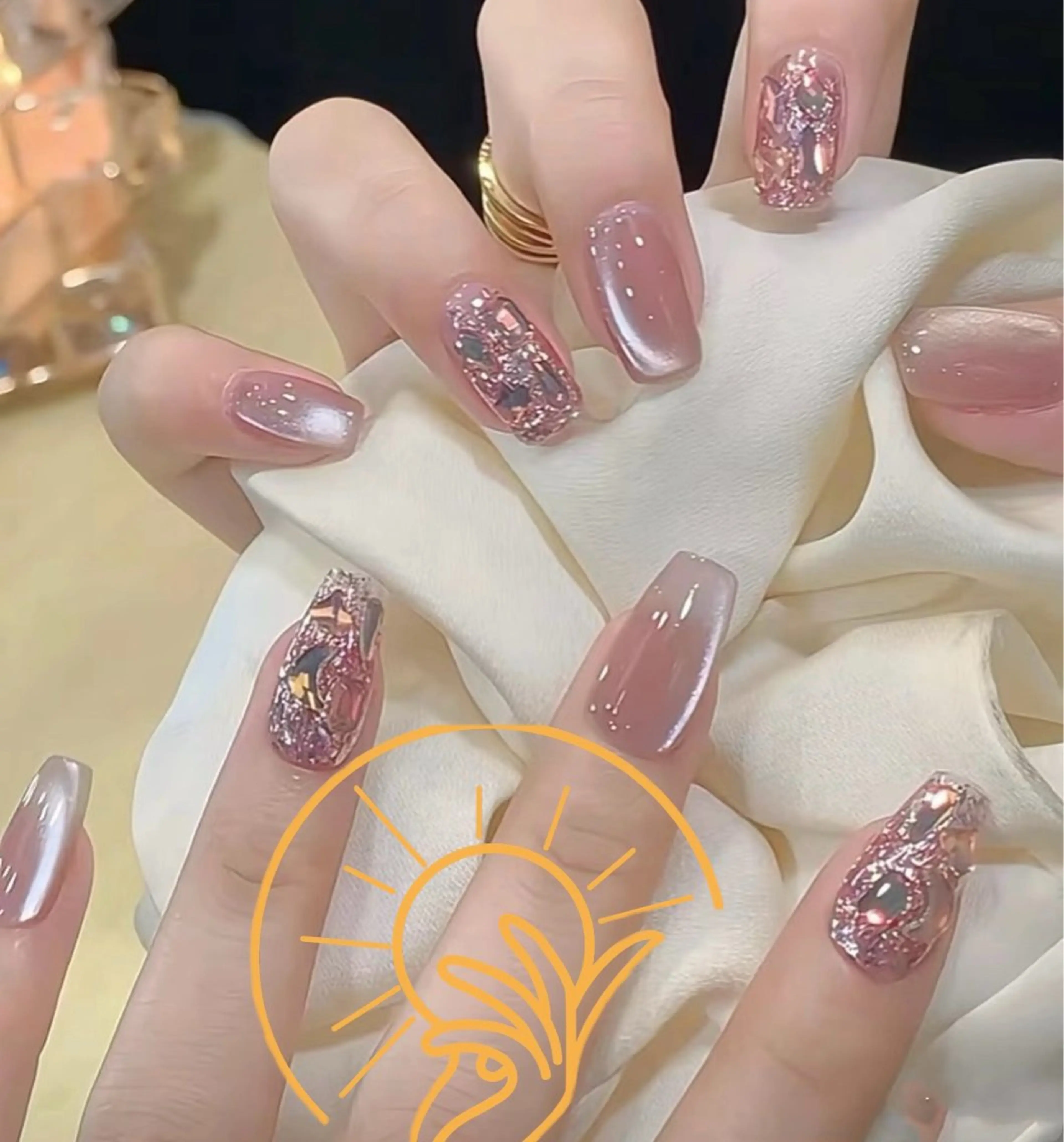ネイル チークネイル 長さ出し フラワーネイル フレンチネイル ガーリー sun nail池袋 モデル募集のネイルデザイン