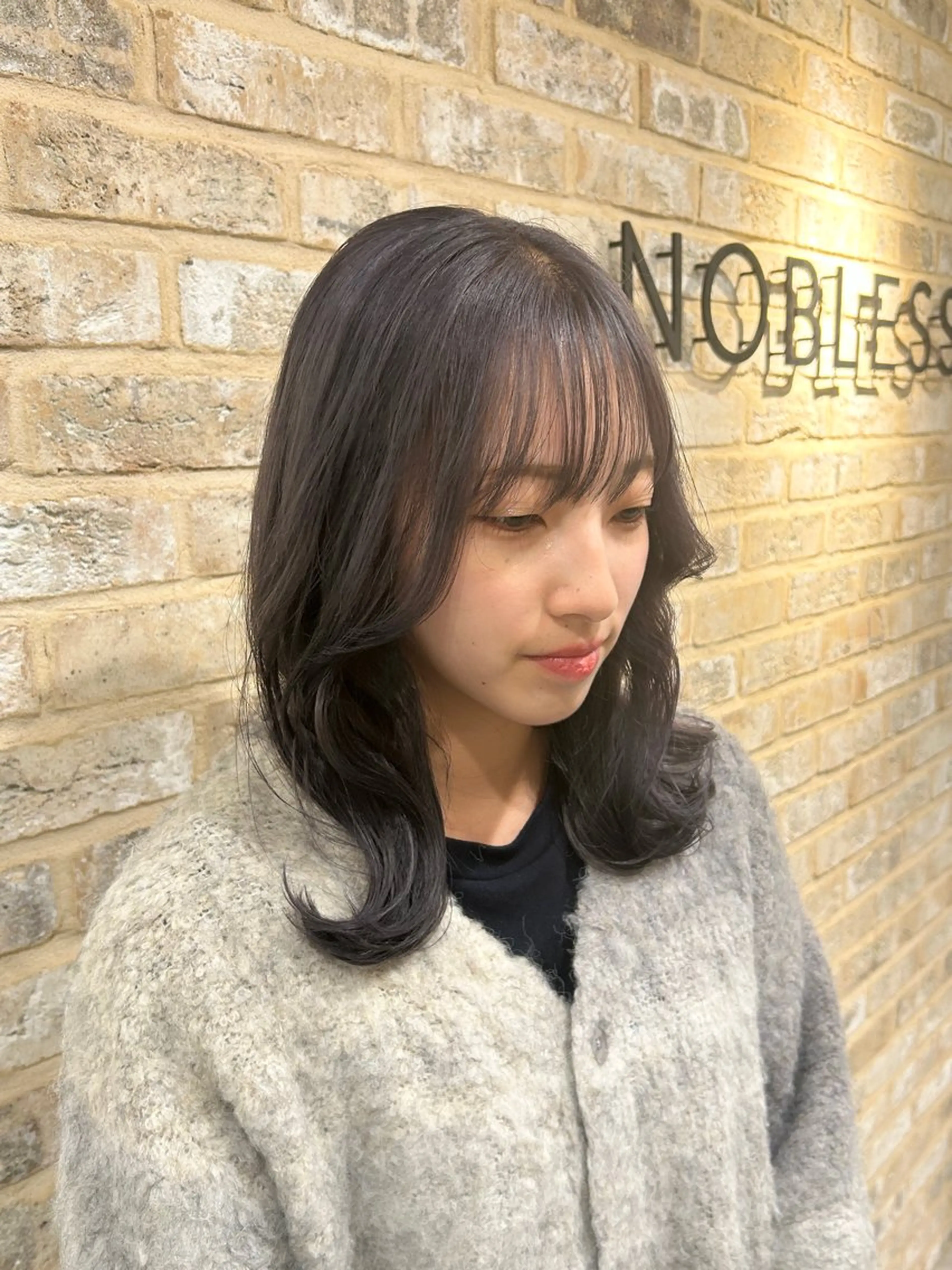 セミロング カラー ブリーチ 透明感カラー グレージュ ラベンダーカラー ラベンダーグレージュ ヘアカラー トリートメント ハイトーン/ ウルフ/suzuhaのヘアスタイル