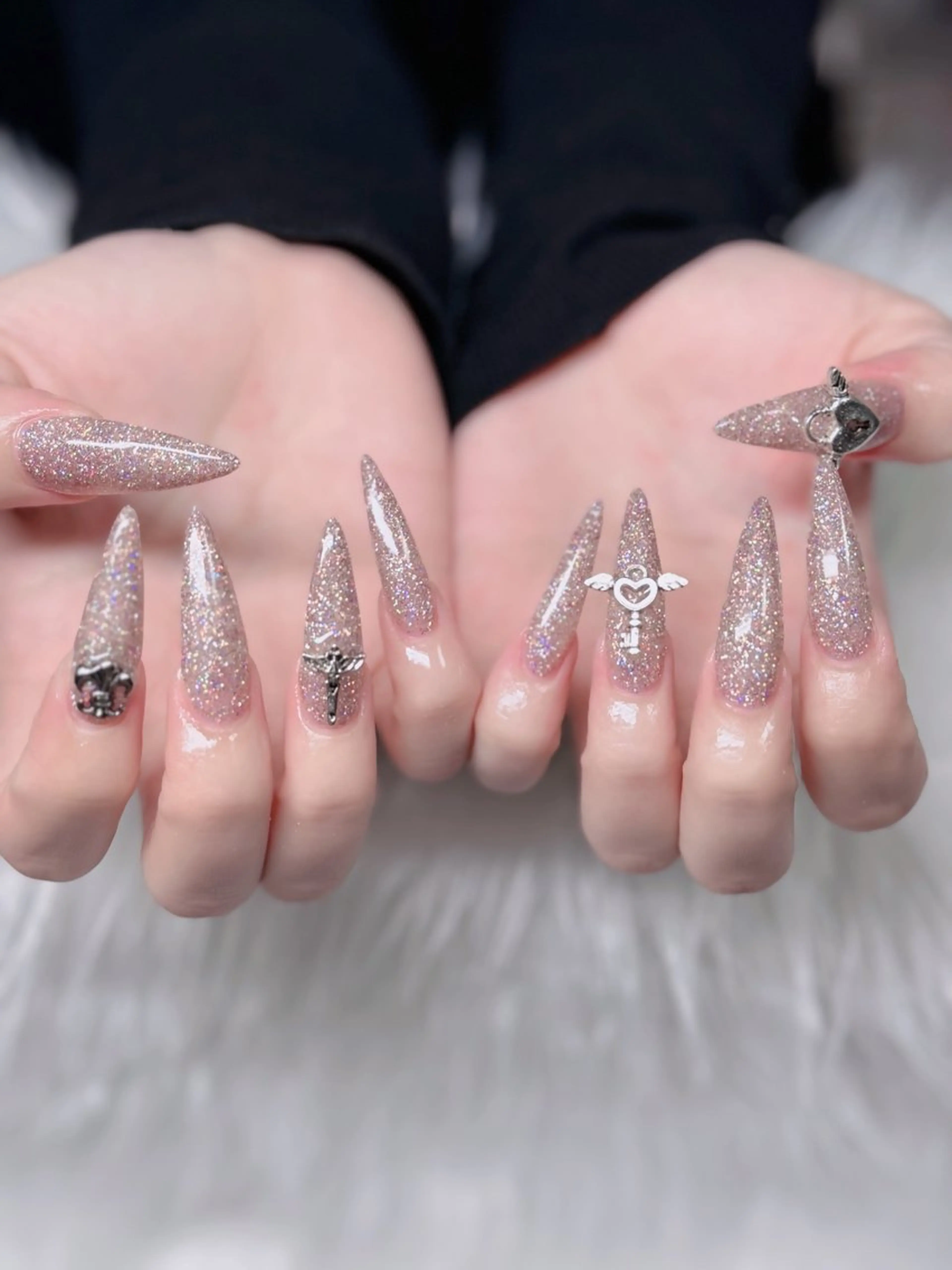 ネイル オーロラネイル フレンチネイル ジェルネイル ハロウィン キラキラネイル ハンドネイル H.baby Nail Salonのネイルデザイン