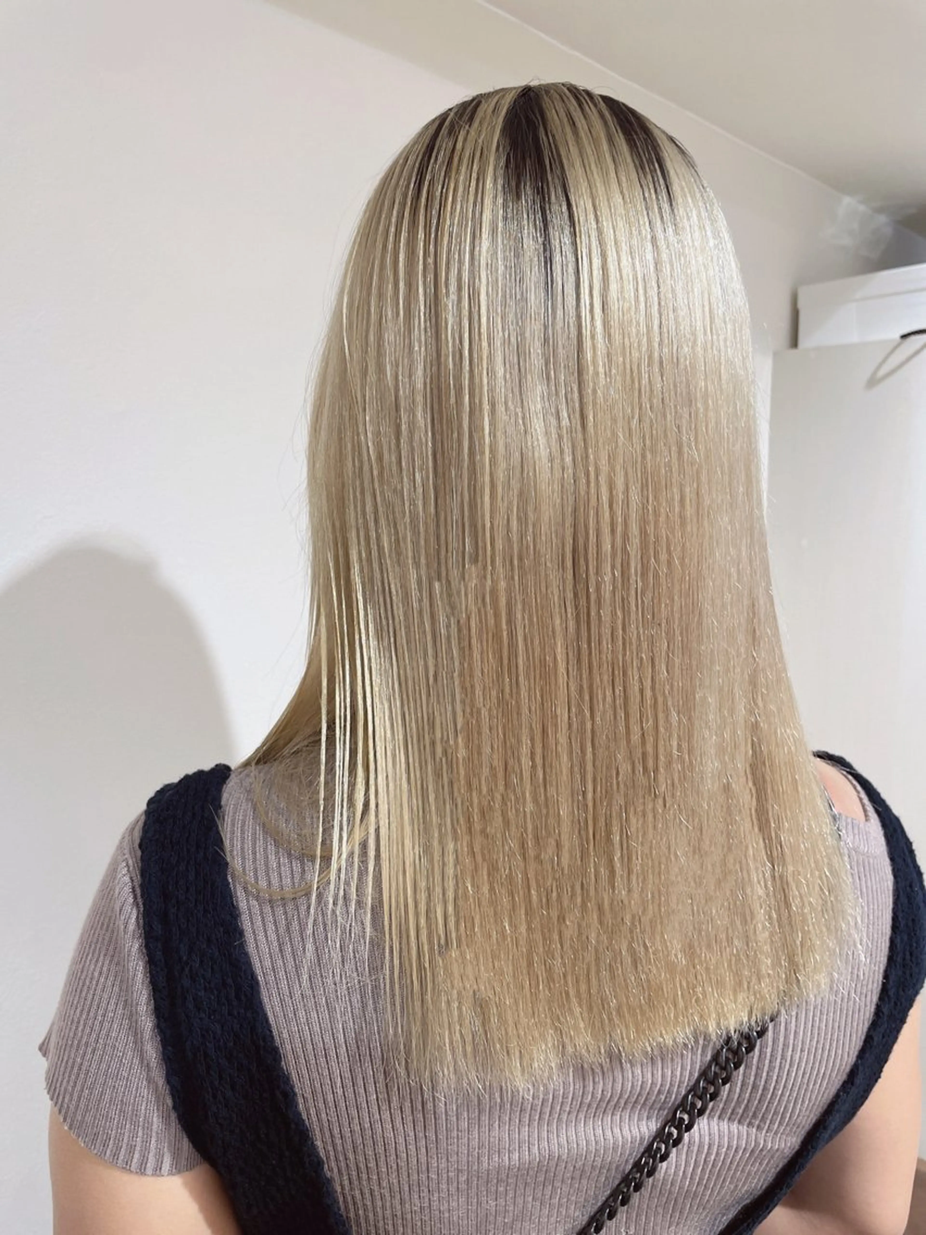 セミロング パーマ CreBiA ten_【クレビアテン】所属・crebia 漢人 美海／レイヤーカットのヘアスタイル