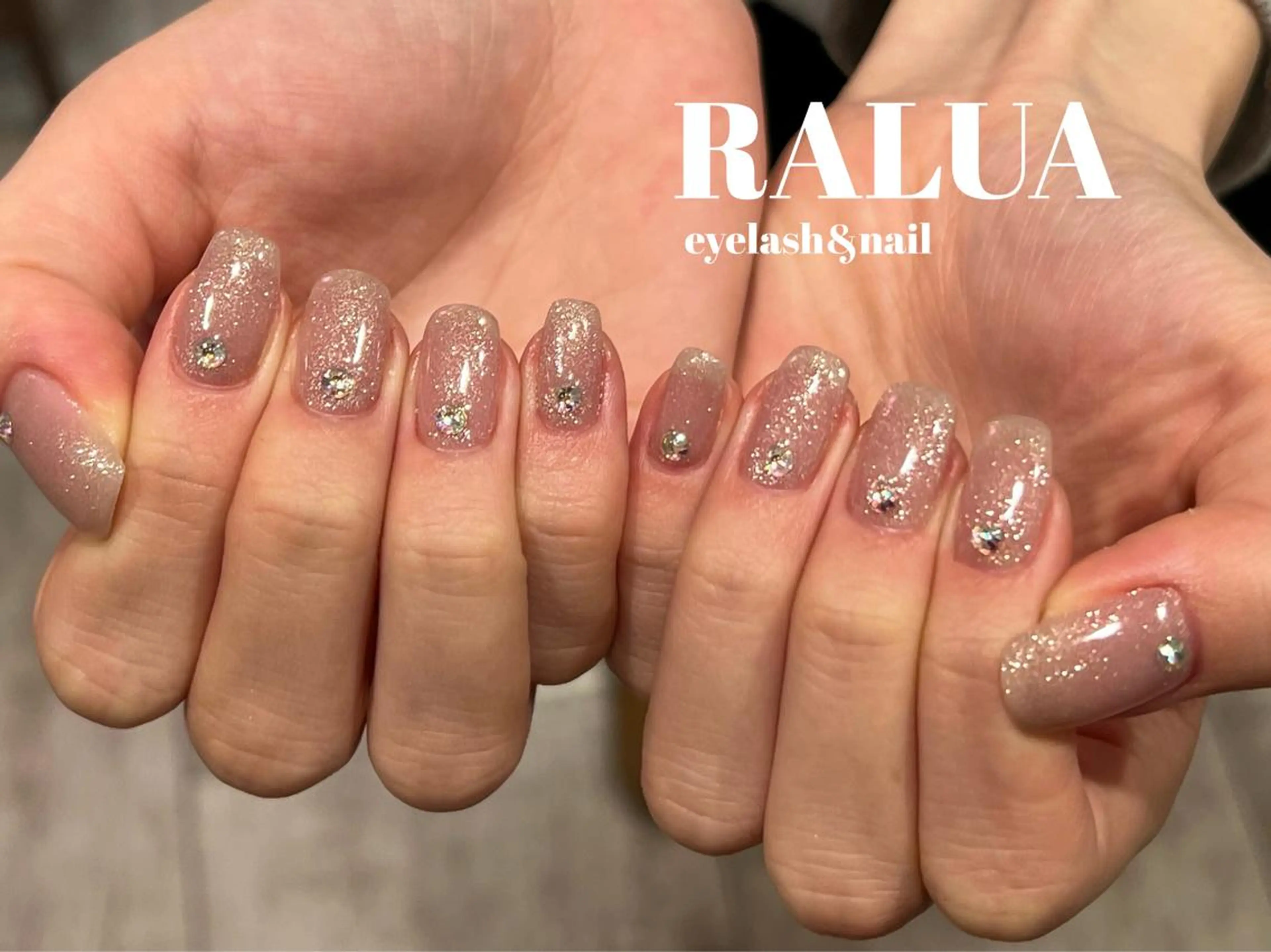 ネイル RALUA shiori🐰のネイルデザイン