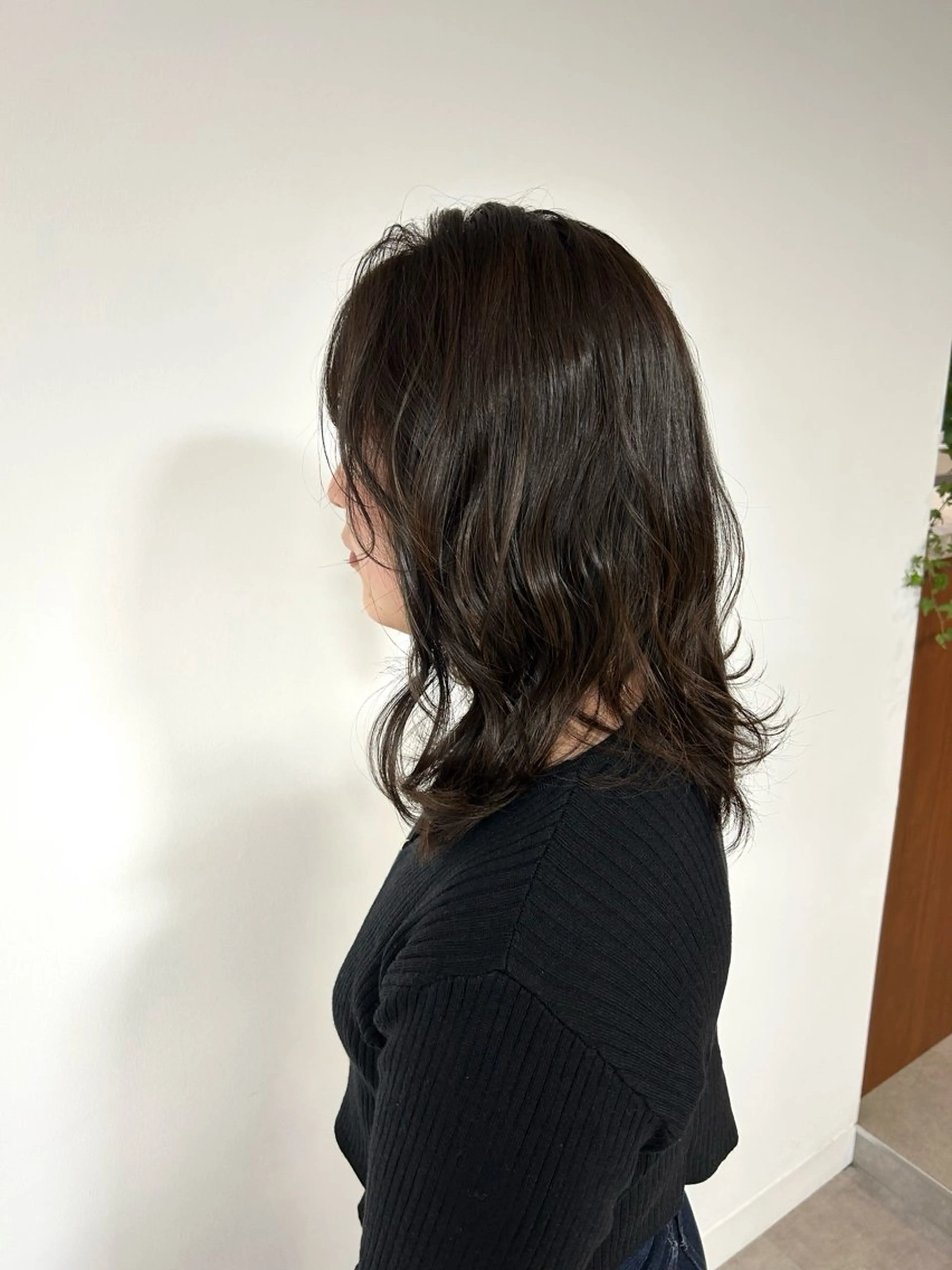 ミディアム カラー ブリーチ 透明感カラー グレージュ オリーブグレージュ オリーブグレー 山本 純大のヘアスタイル