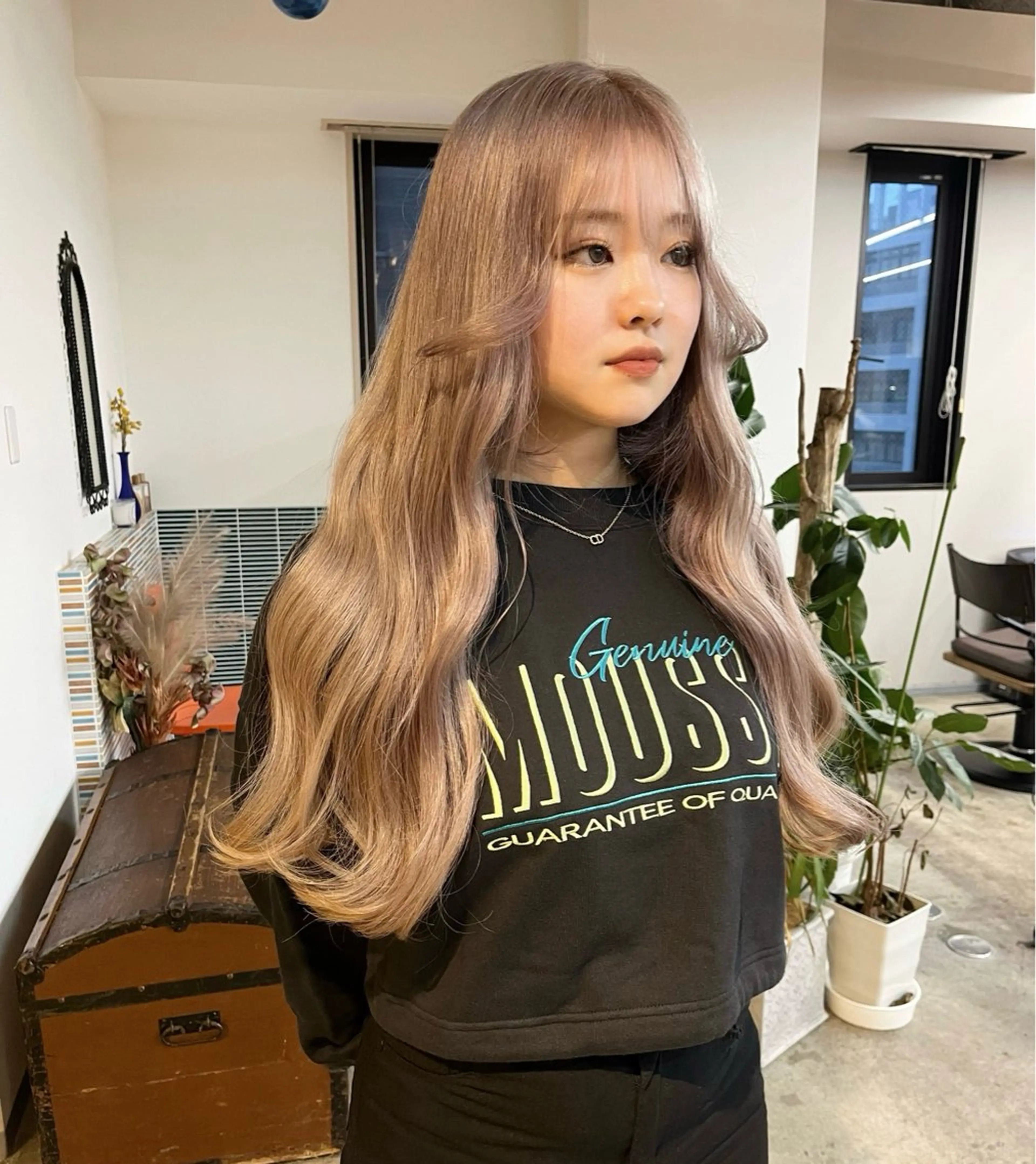 ロング カラー ベージュカラー ブリーチ ケアブリーチ ハイトーンカラー ミルクティーベージュ ヘアカラー トリートメント 🩷ハイトーン透明感 レイヤー🩷ユリカのヘアスタイル