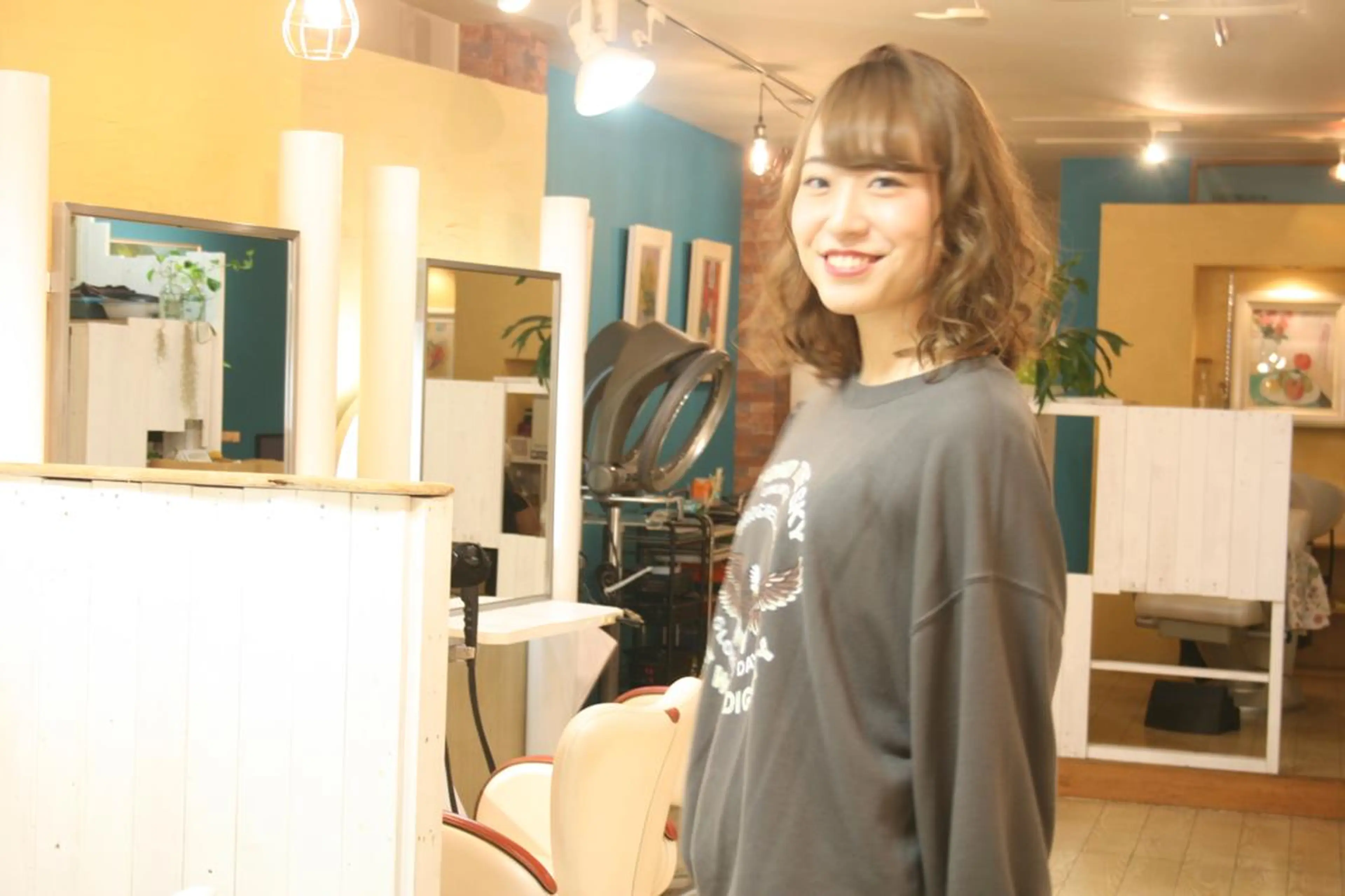 ミディアム 西新美容室 ナチュラルオーブンのヘアスタイル