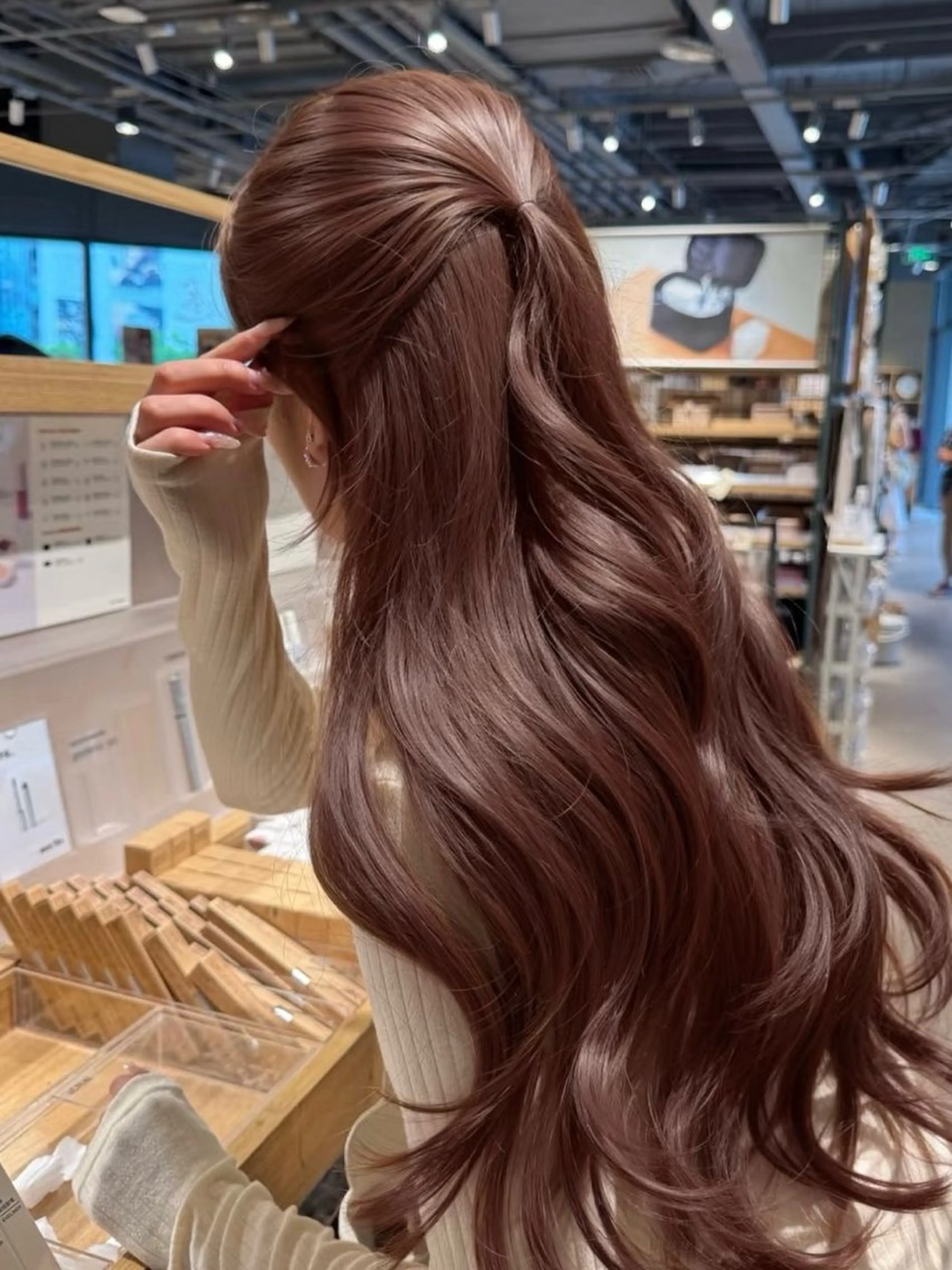 ロング カラー トレンド暖色ヘア🍒 miu🍒のヘアスタイル