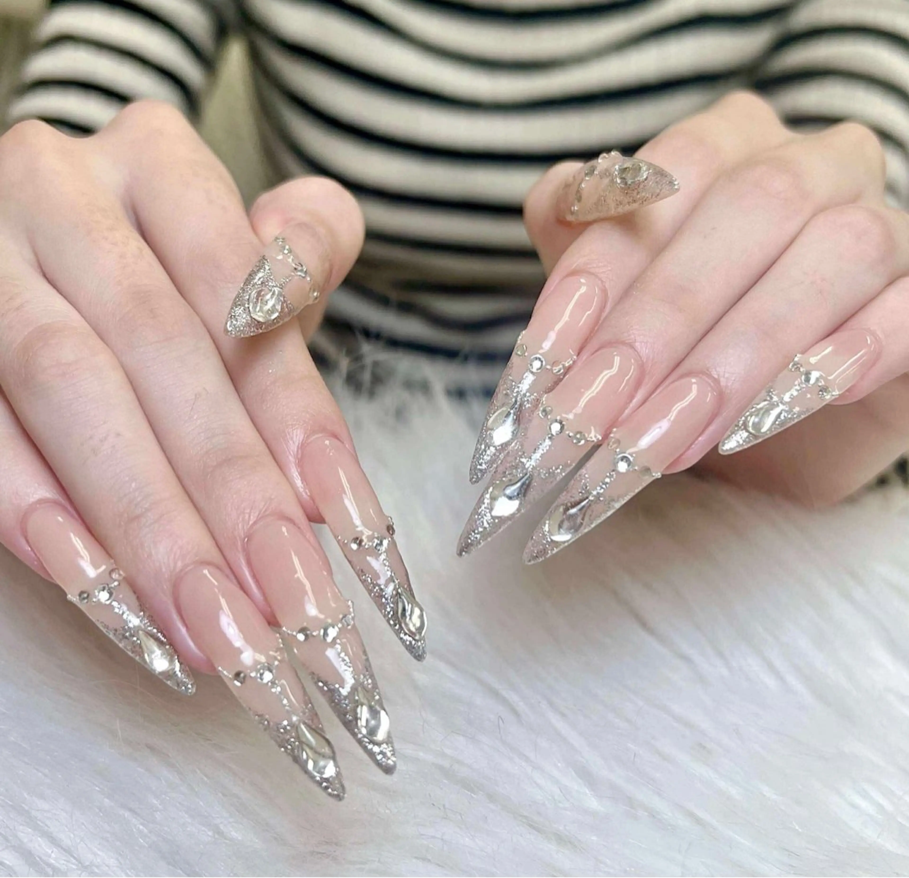 ネイル アートネイル 成人式 ジェルネイル ニュアンスネイル 夏ネイル ハンドネイル NIE MoMoのネイルデザイン