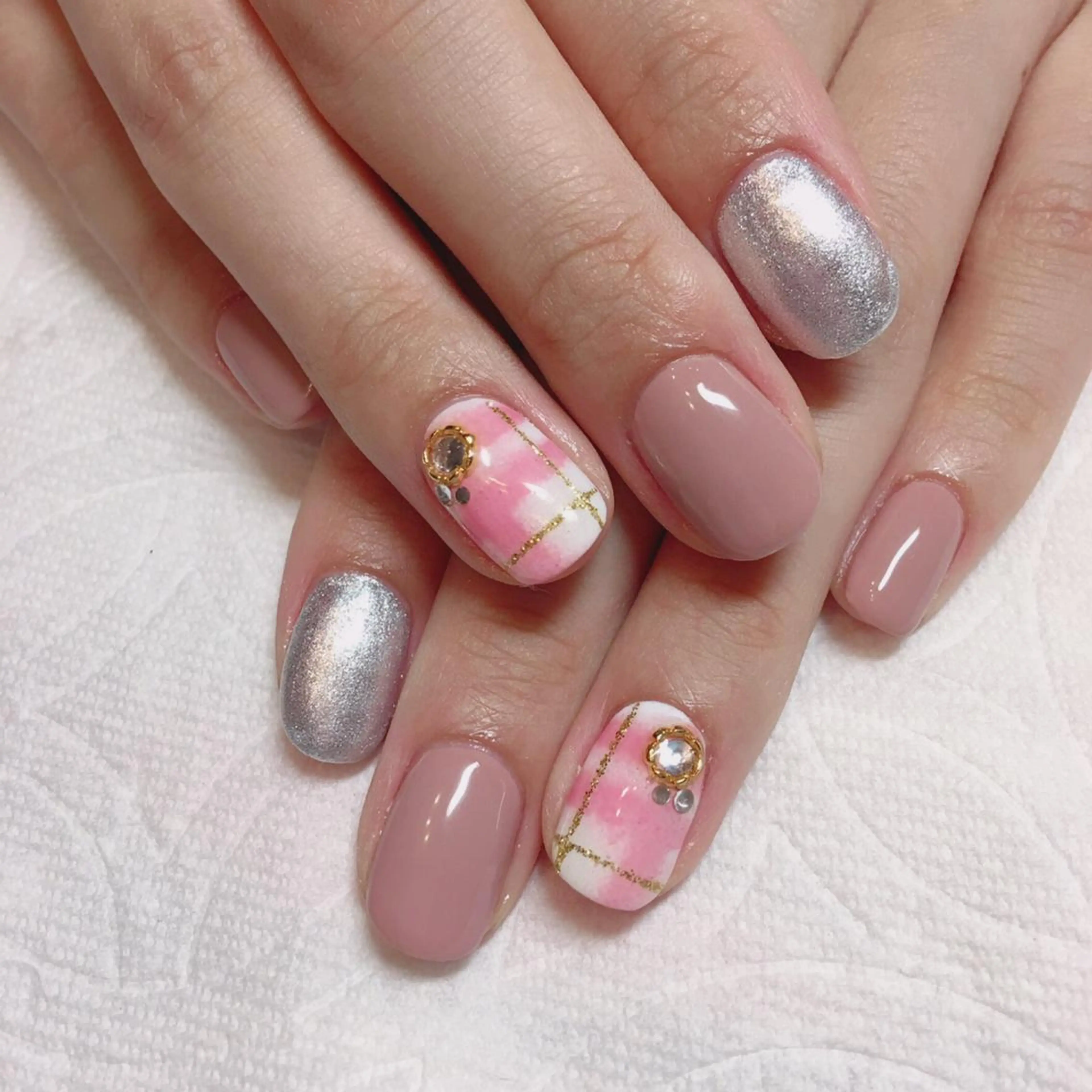 ネイル アートネイル ツイードネイル THECOLORS所属・近貞 莉奈のネイルデザイン