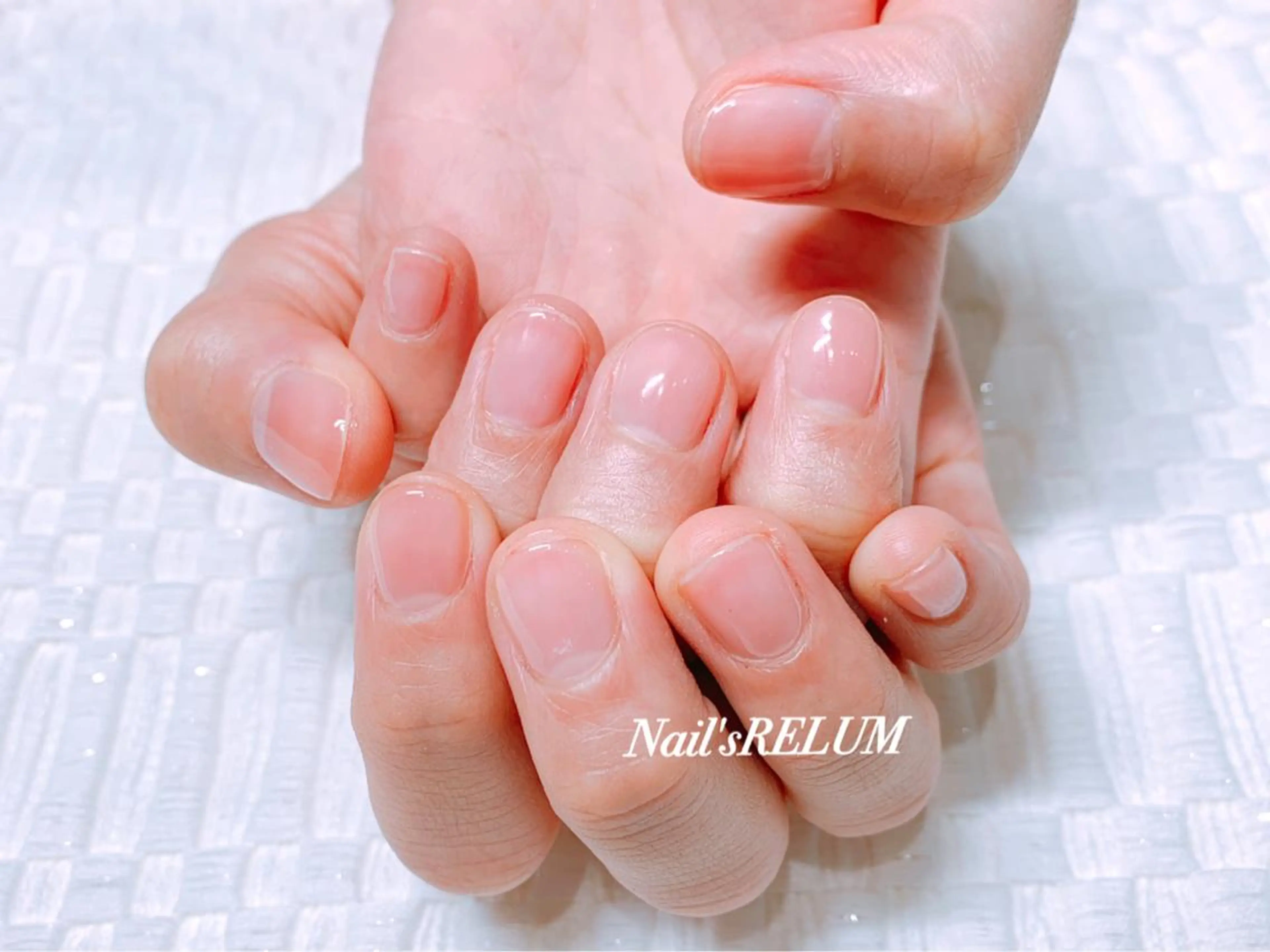 ネイル ワンカラーネイル シンプルネイル THECOLORS所属・近貞 莉奈のネイルデザイン