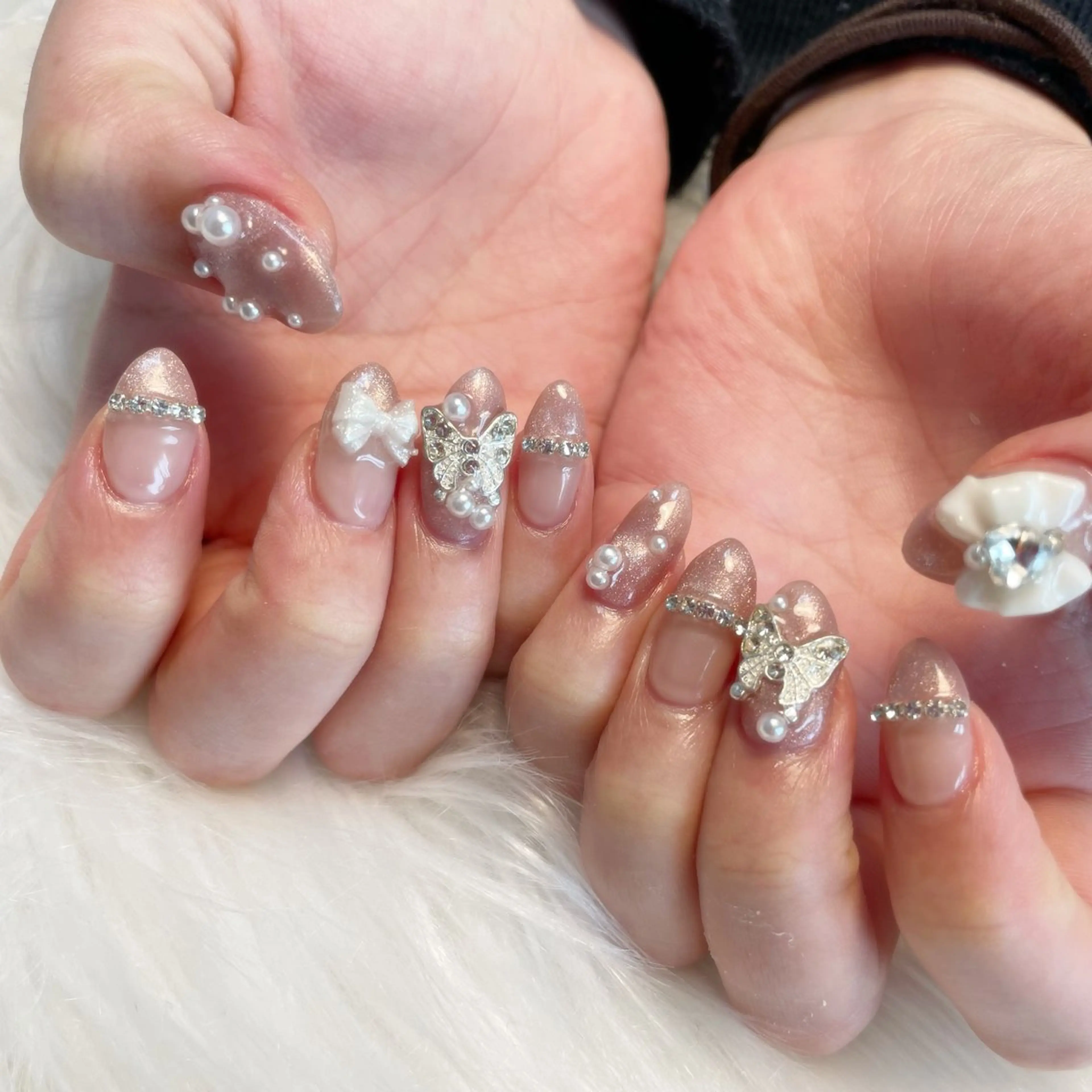 ネイル ハンドネイル ゴテゴテ💙ワンホン リオナのネイルデザイン