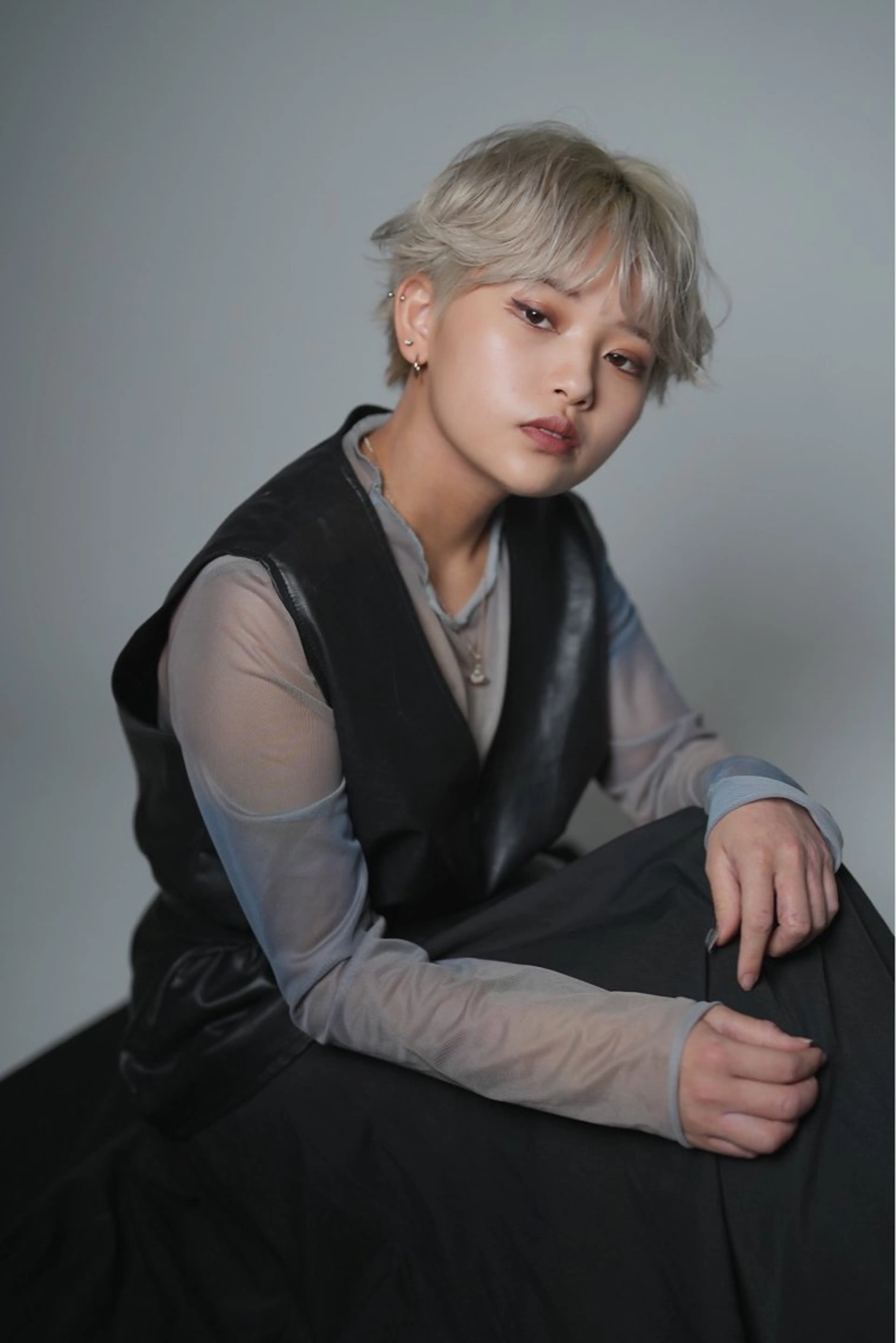 ショート カラー パーマ ヘアアレンジ ウルフとハイトーン みっちー✂️のヘアスタイル